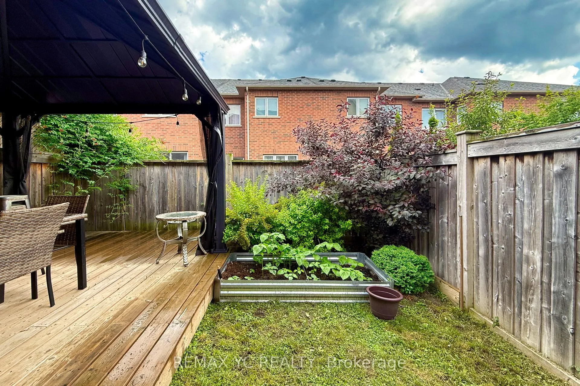 87 Chayna Crescent