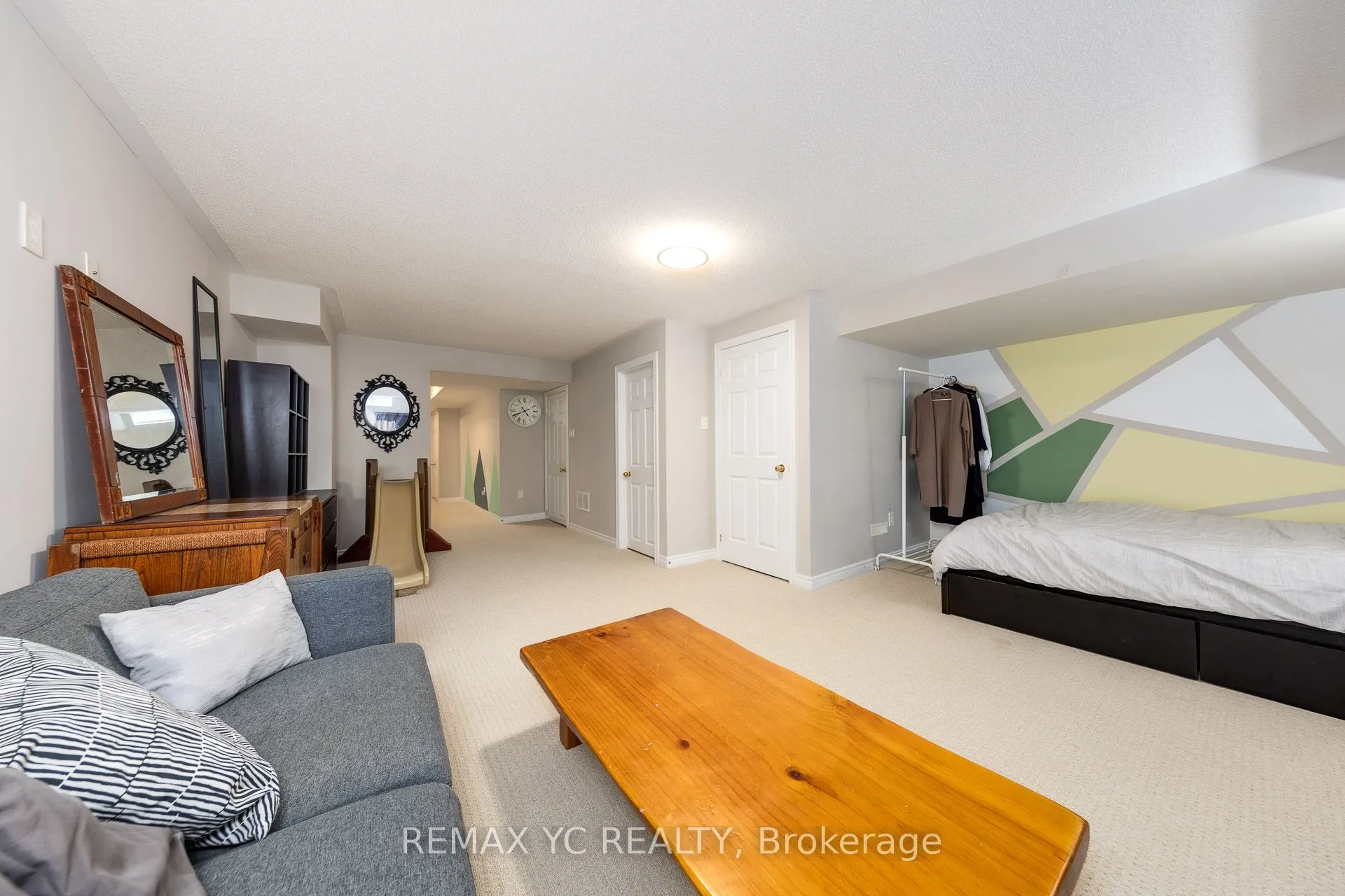 87 Chayna Crescent