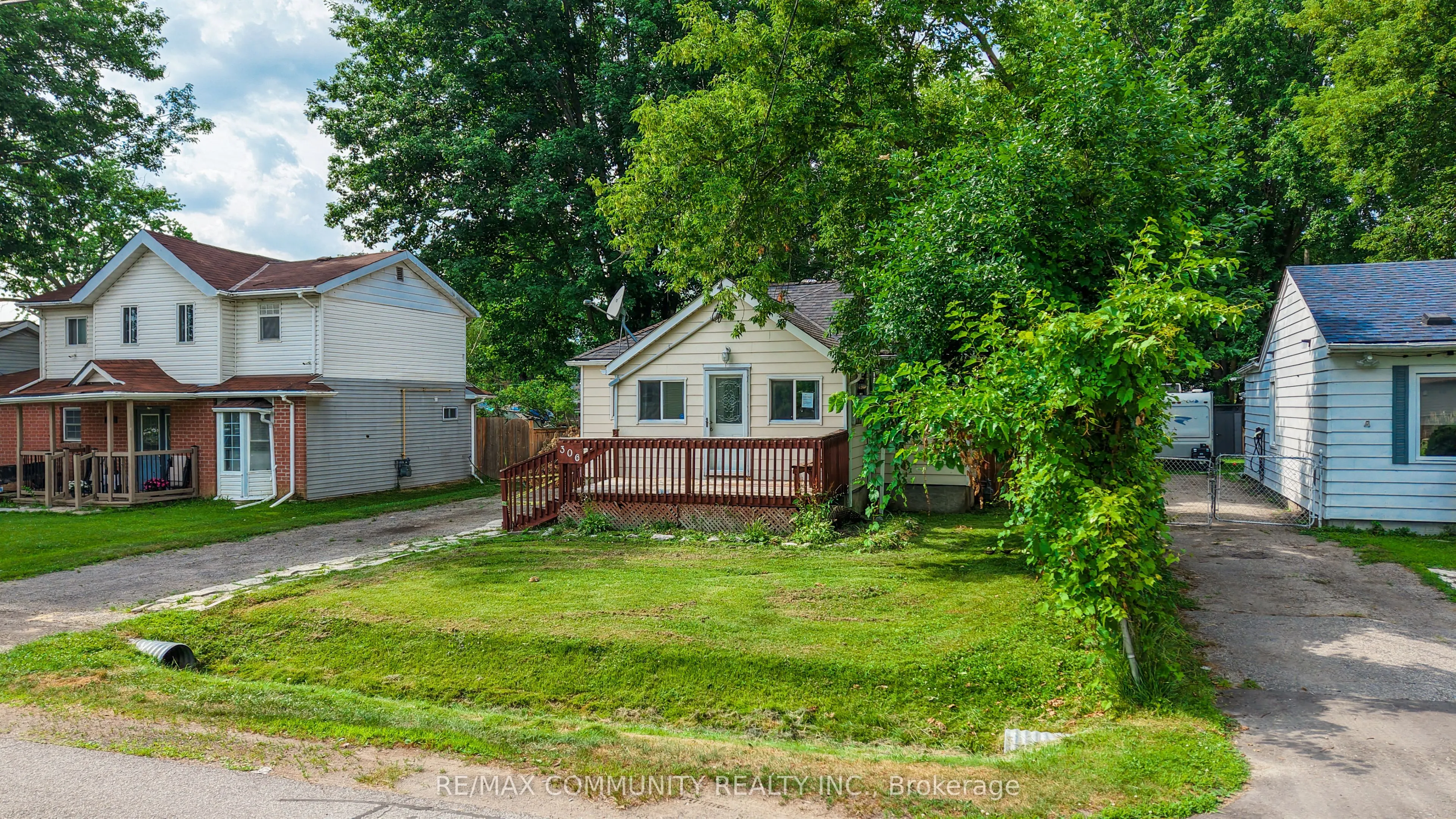 306 Kenwood Avenue