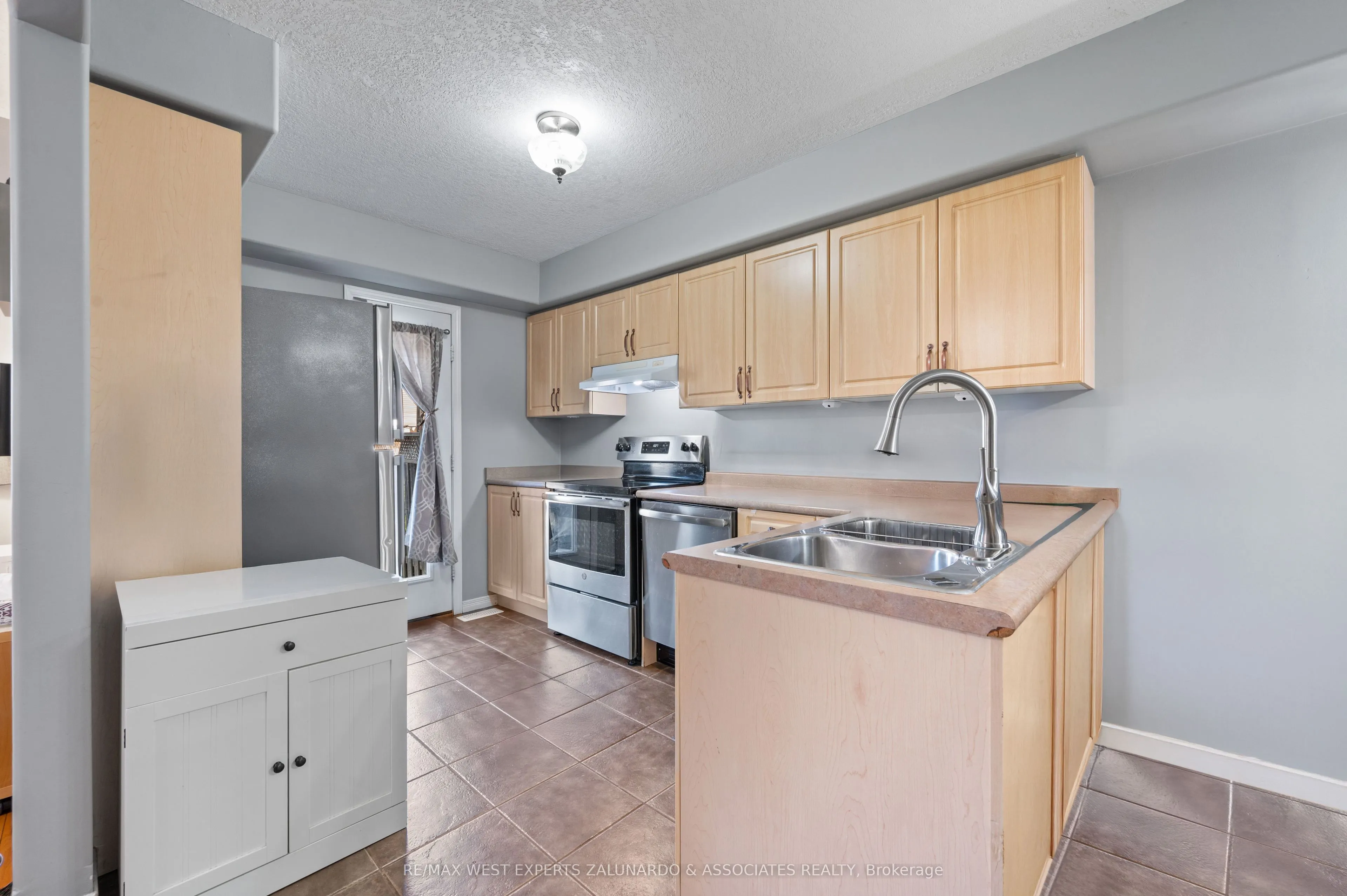 70 Ruthven Crescent