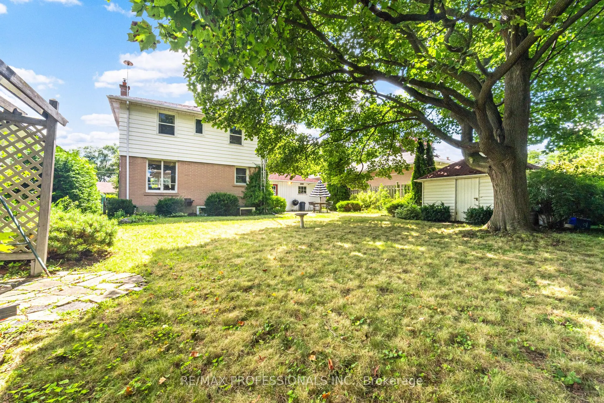 77 Bedford Park Avenue