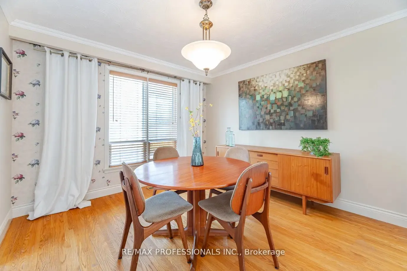 77 Bedford Park Avenue