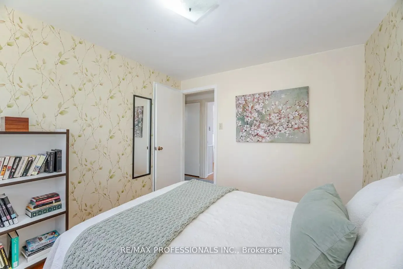77 Bedford Park Avenue