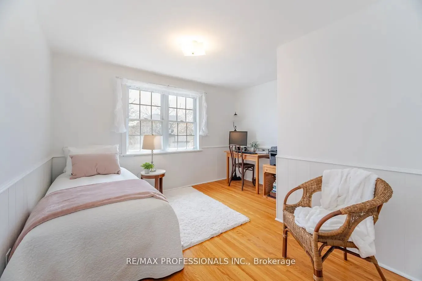 77 Bedford Park Avenue