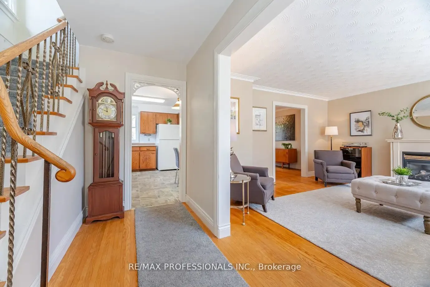 77 Bedford Park Avenue