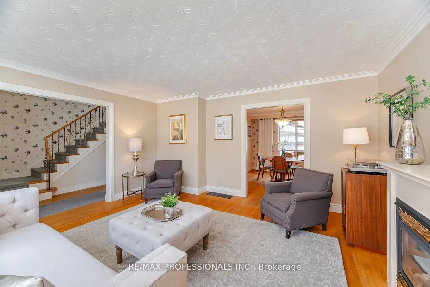77 Bedford Park Avenue