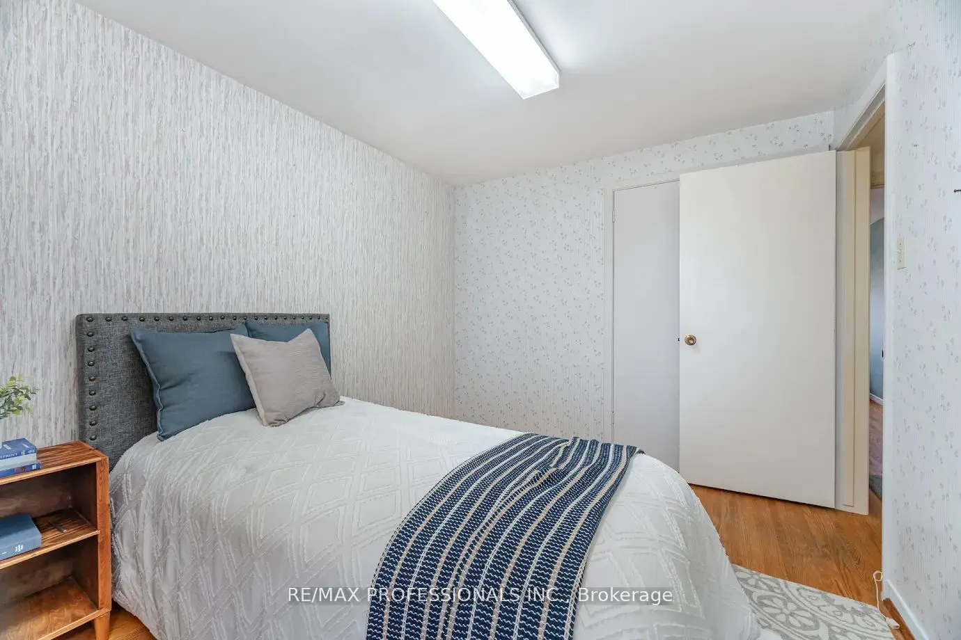 77 Bedford Park Avenue