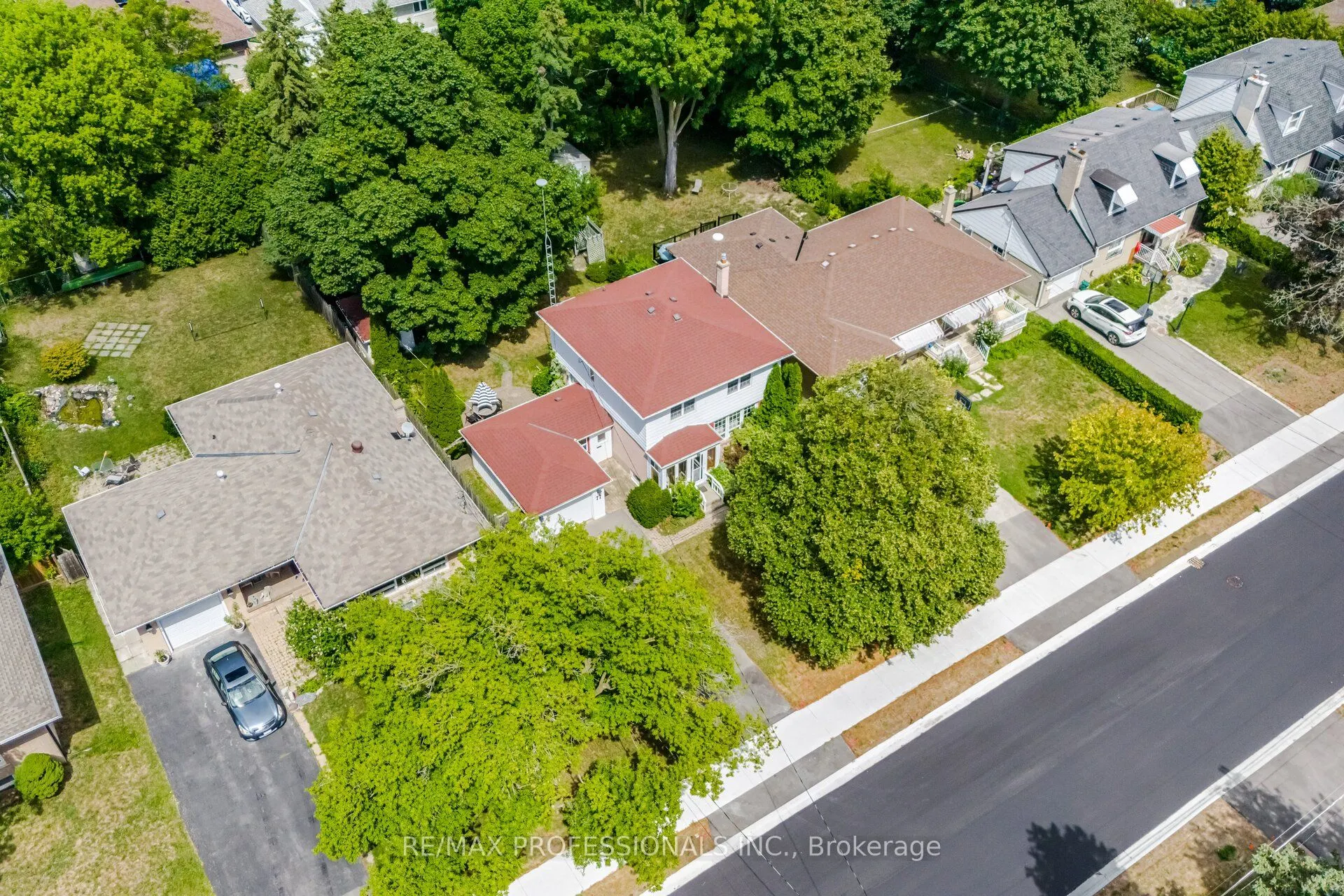 77 Bedford Park Avenue