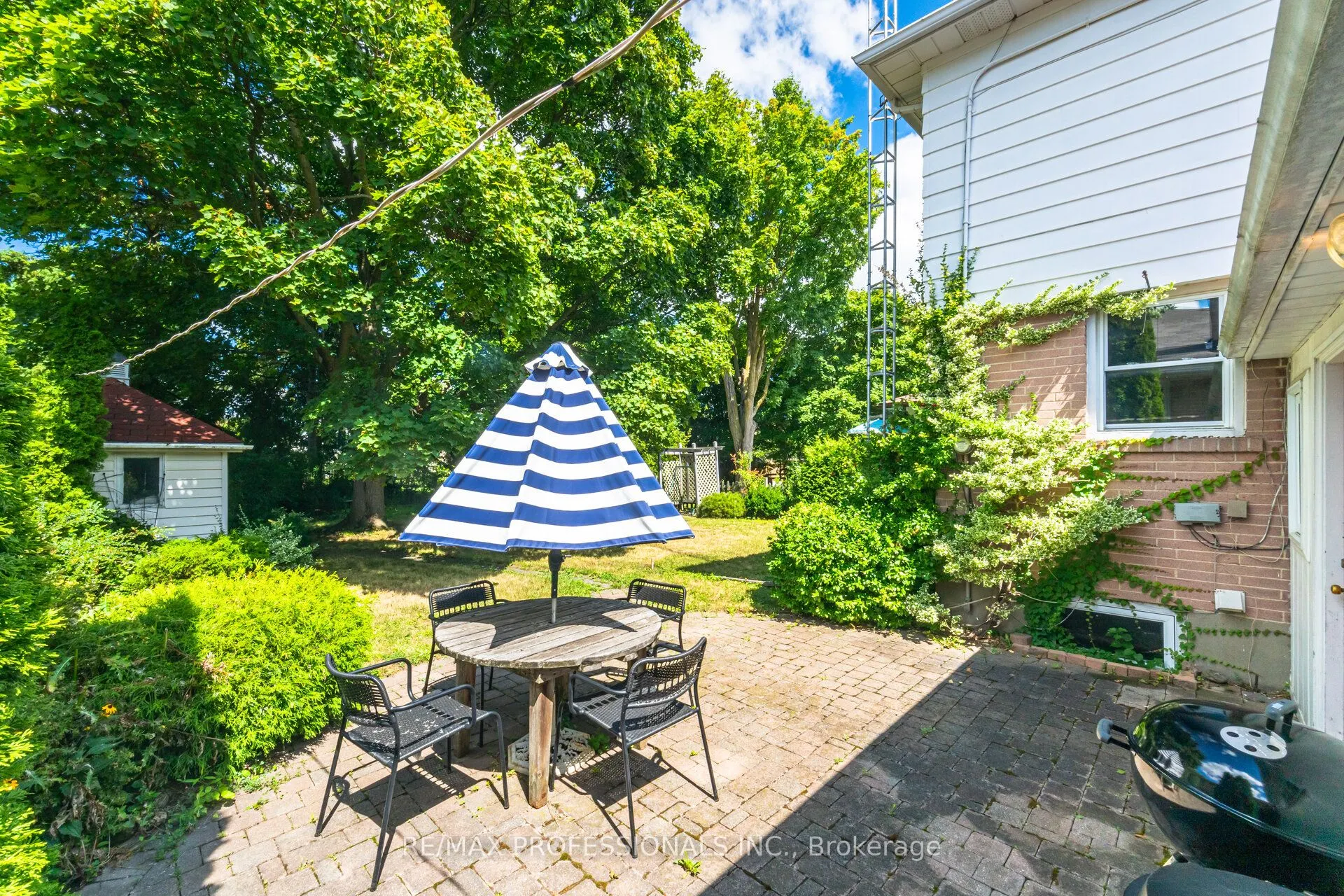 77 Bedford Park Avenue