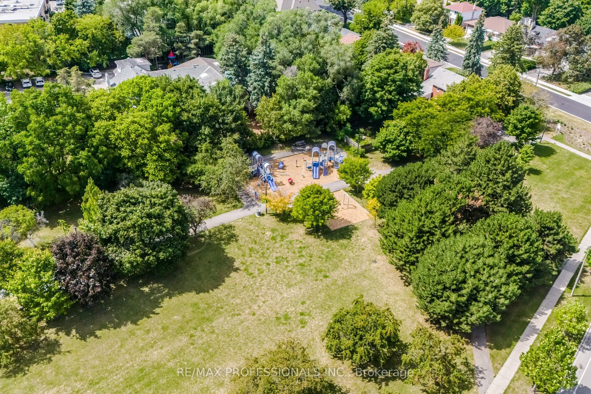 77 Bedford Park Avenue