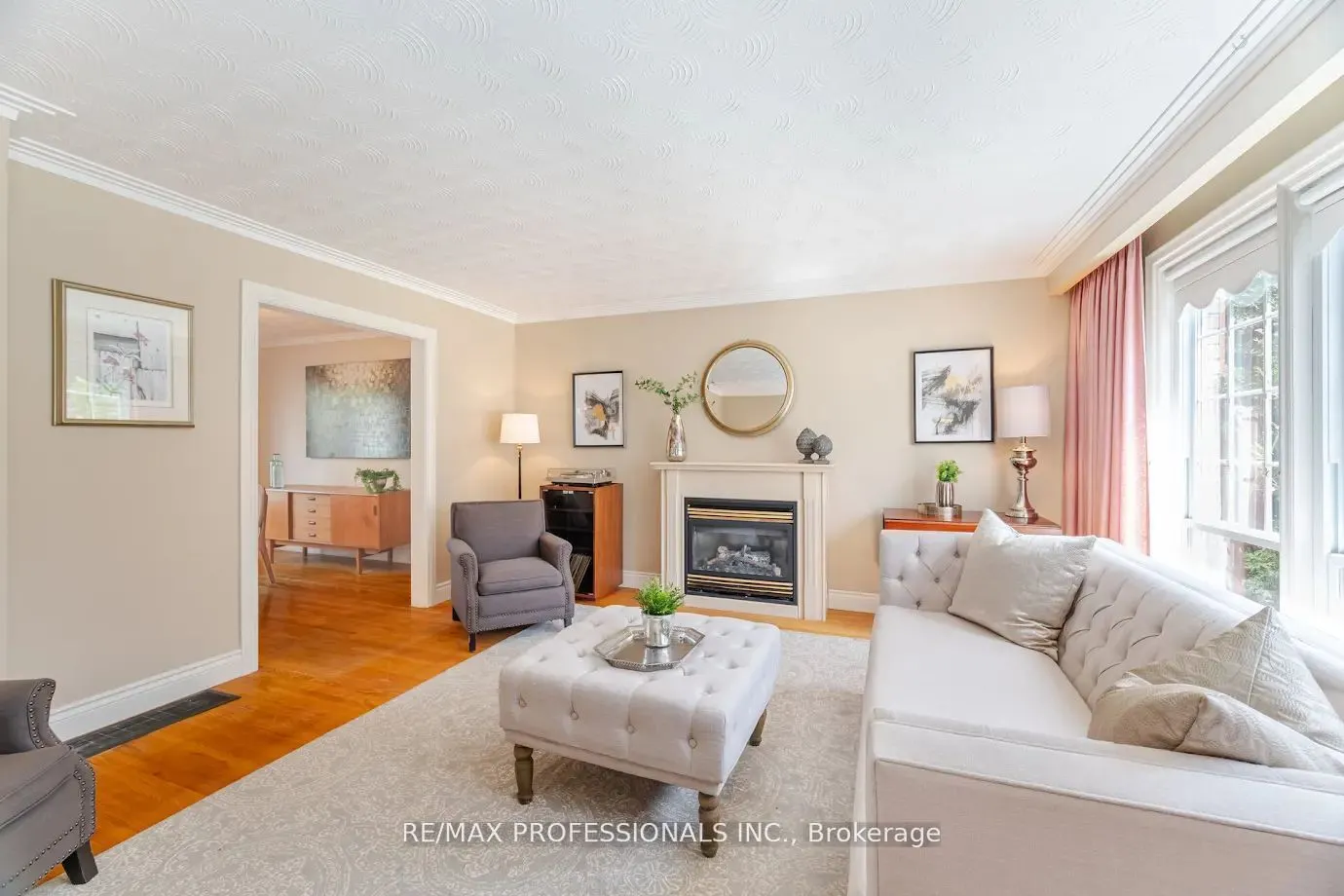 77 Bedford Park Avenue
