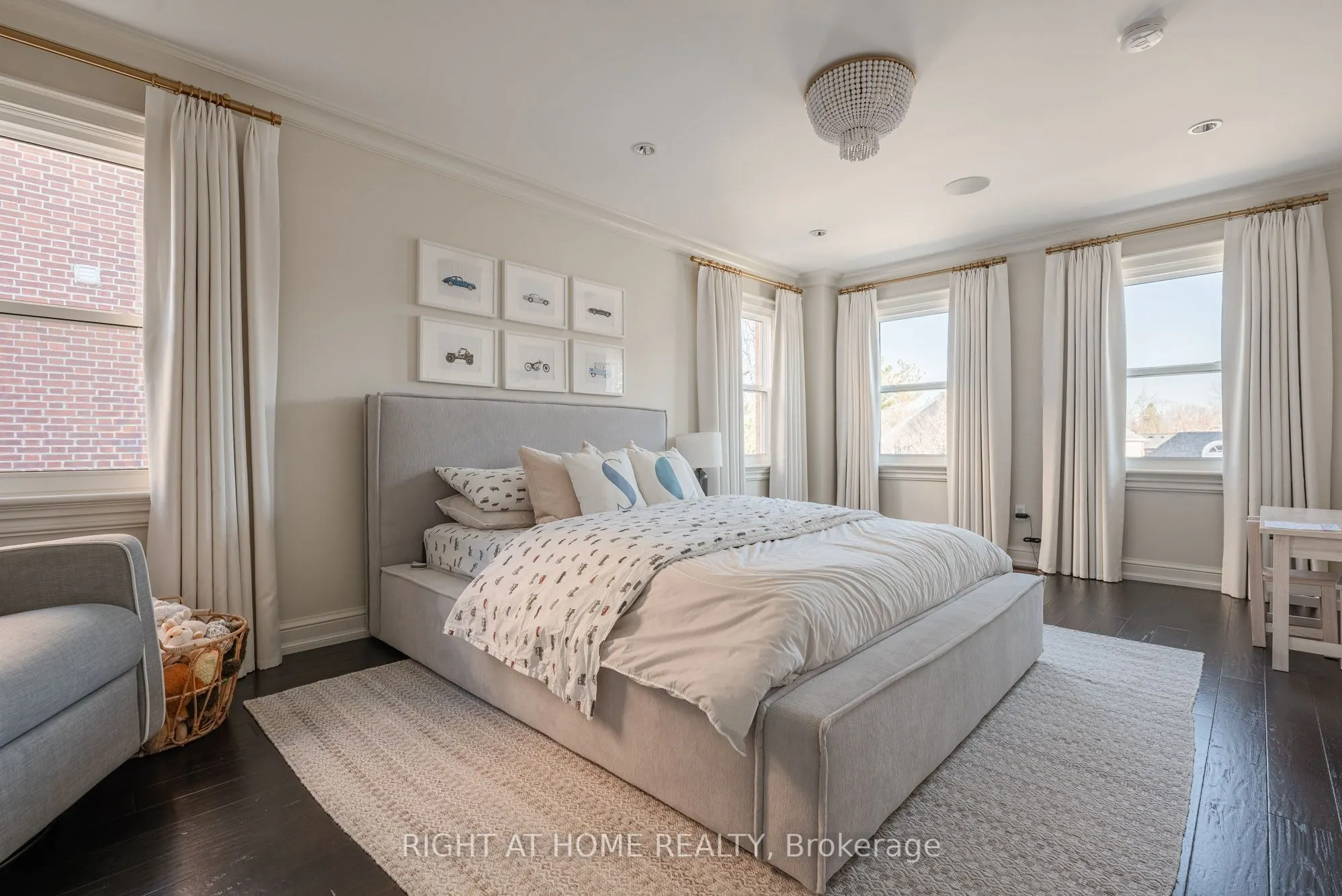 40 Oatlands Crescent