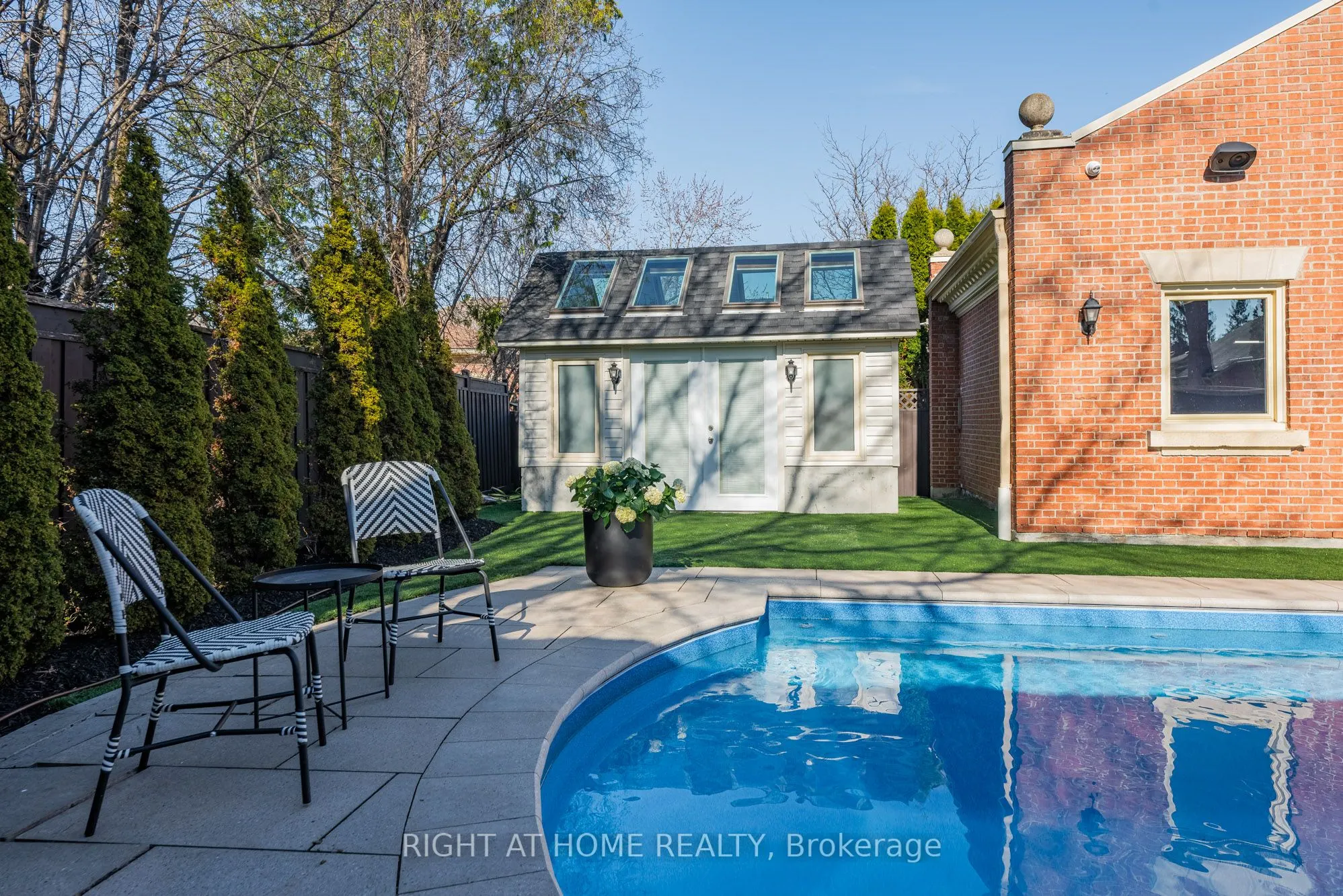 40 Oatlands Crescent