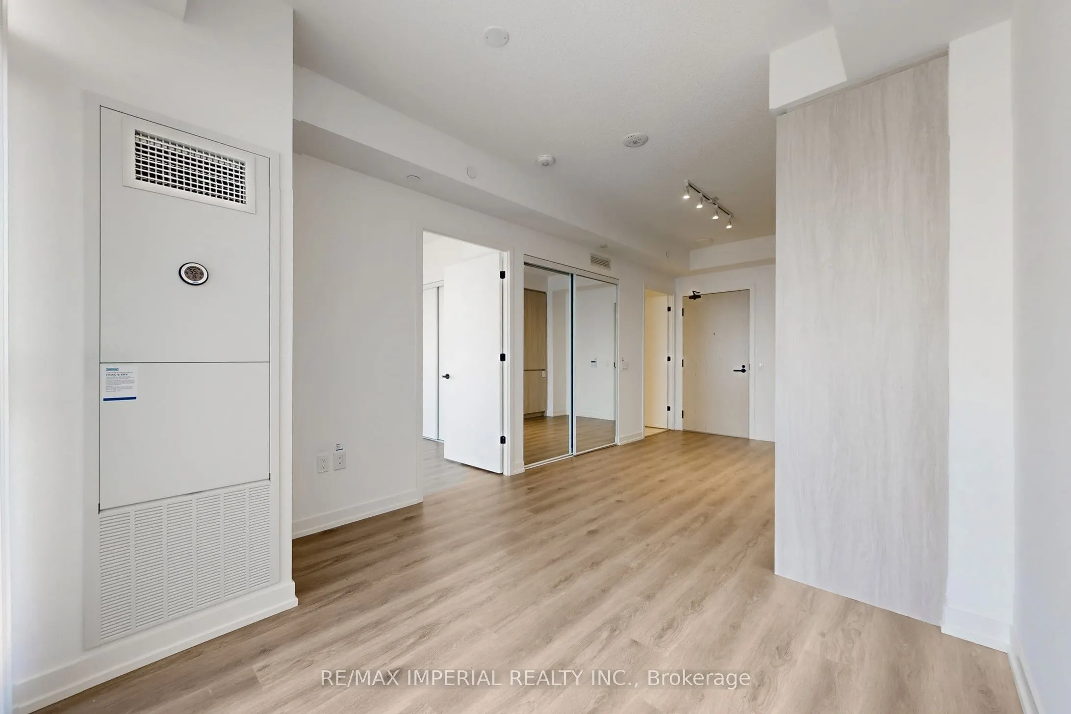 28 Interchange Way, #1211