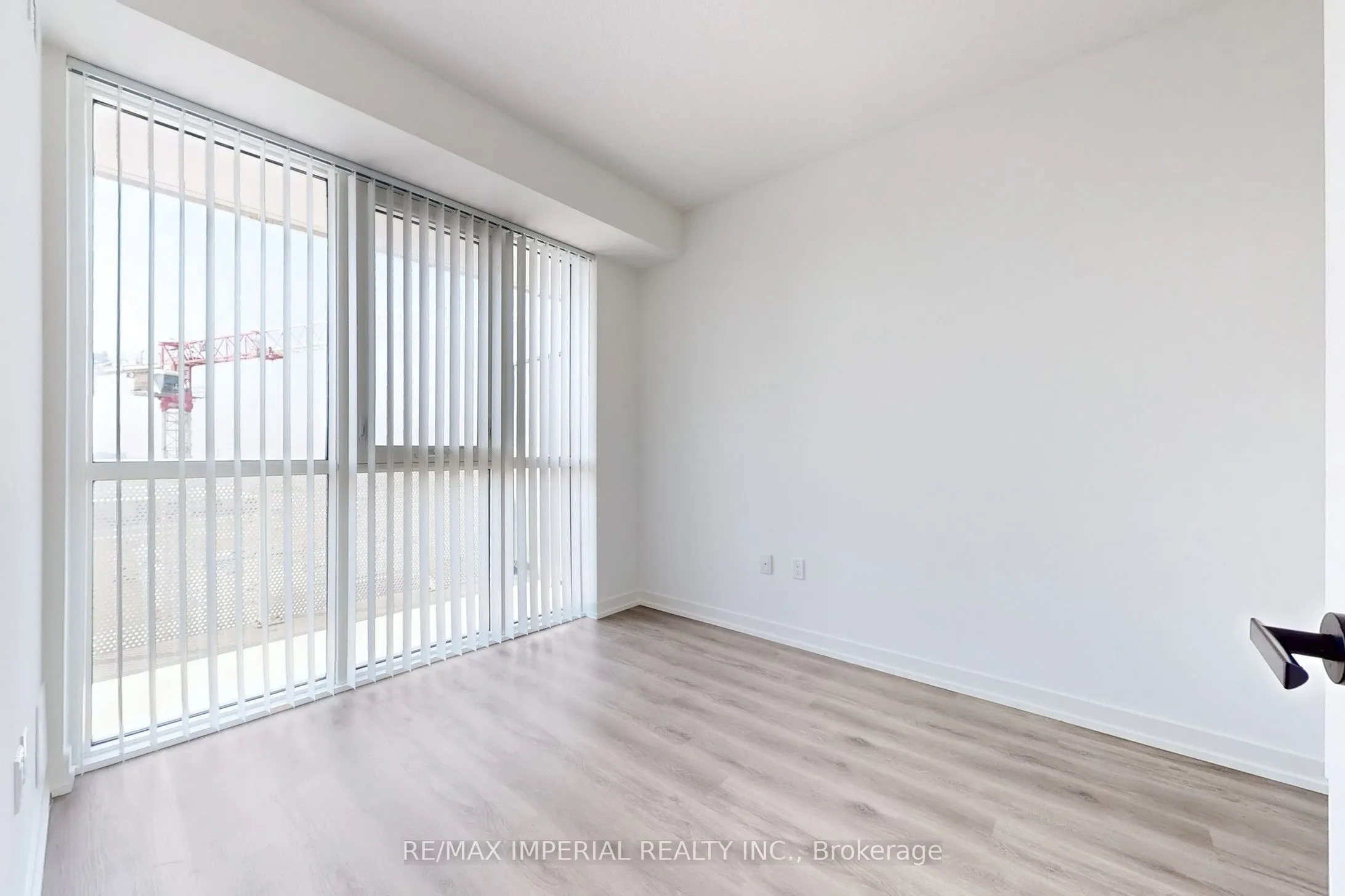28 Interchange Way, #1211