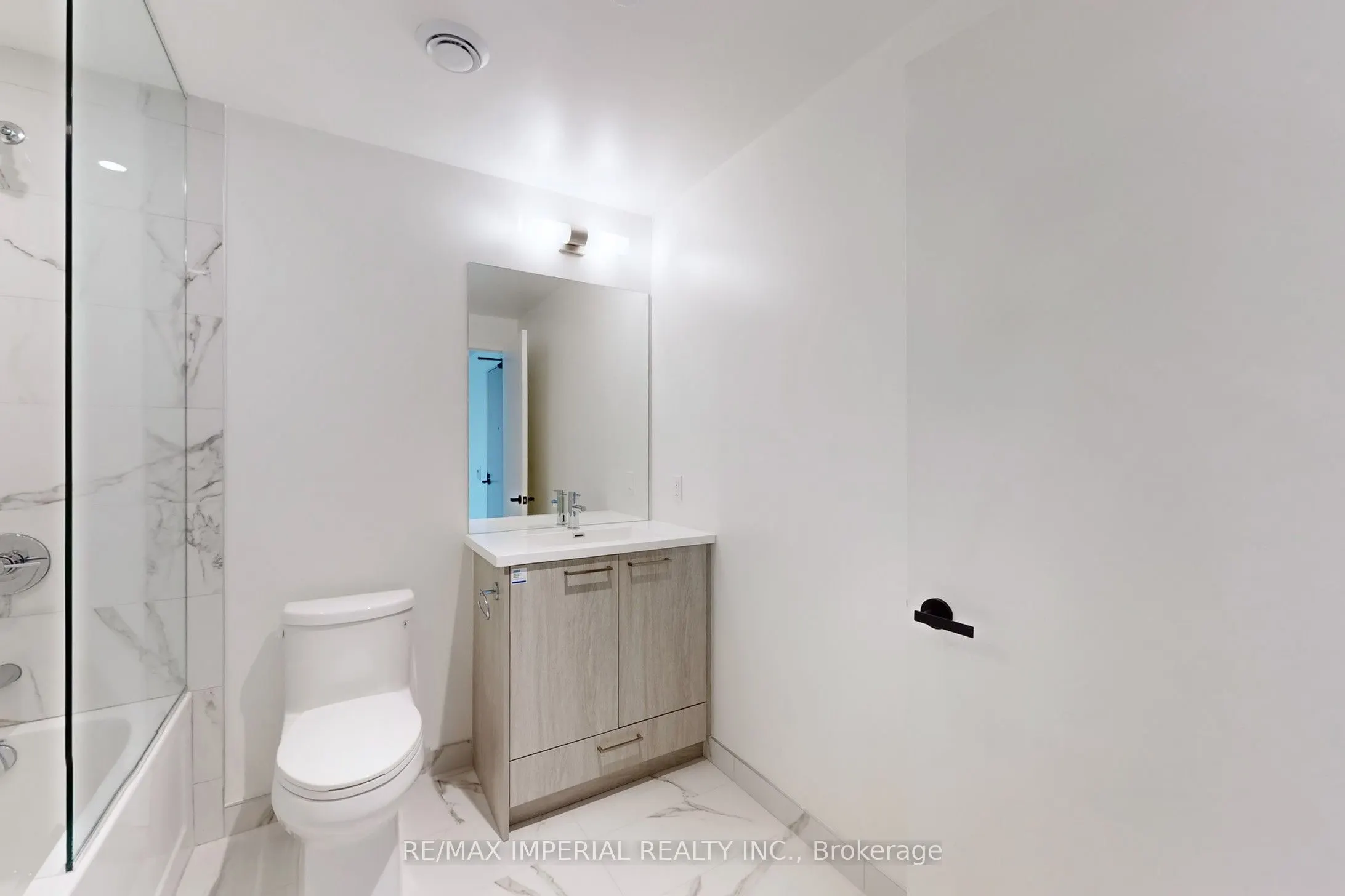 28 Interchange Way, #1211