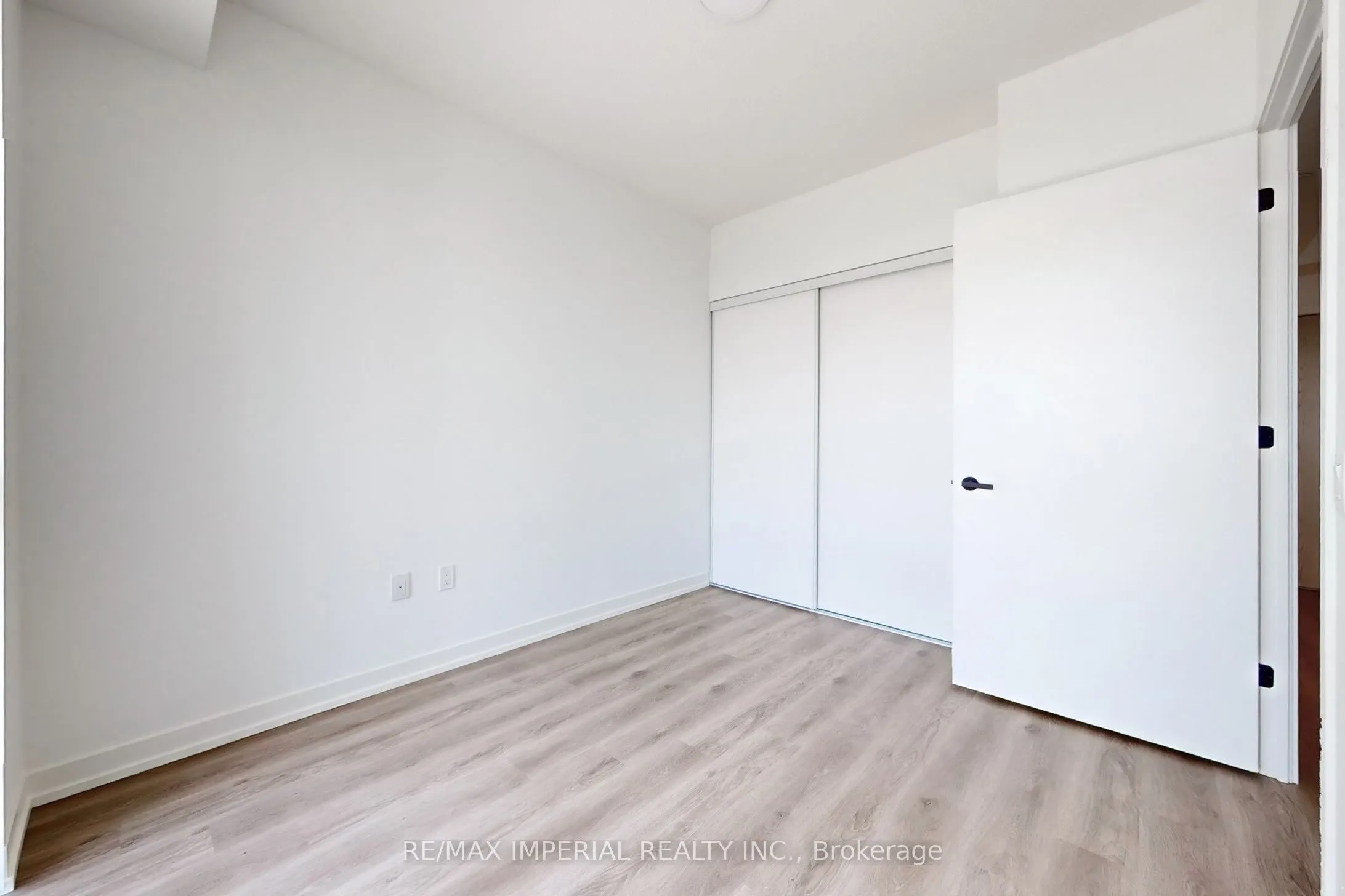 28 Interchange Way, #1211