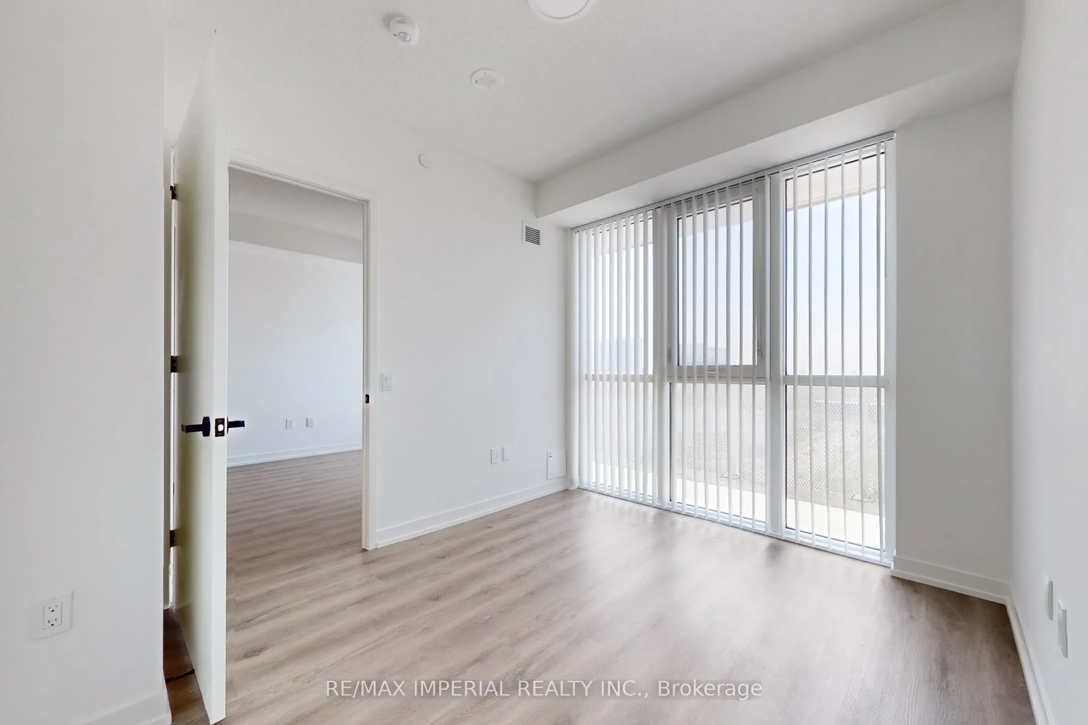 28 Interchange Way, #1211