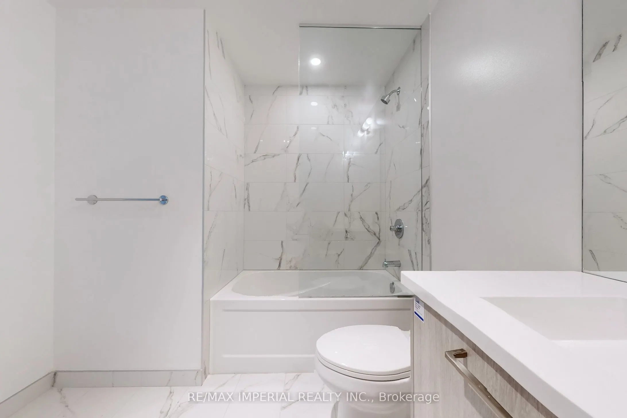 28 Interchange Way, #1211