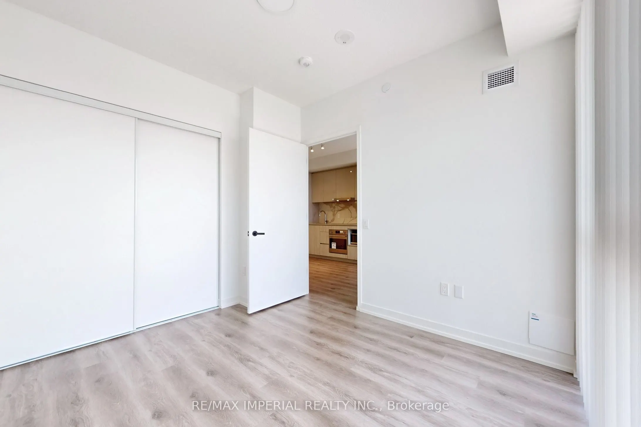 28 Interchange Way, #1211