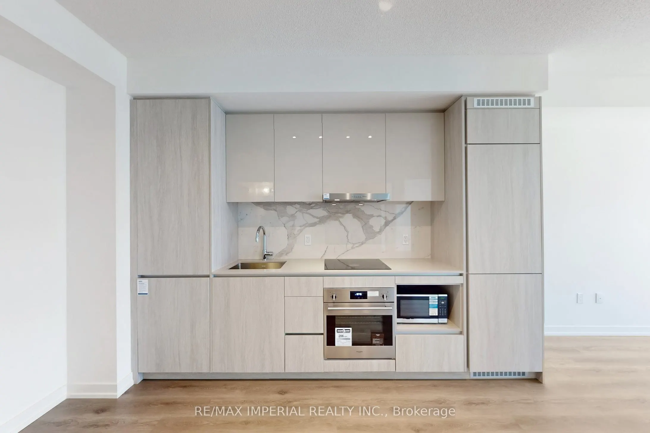 28 Interchange Way, #1211