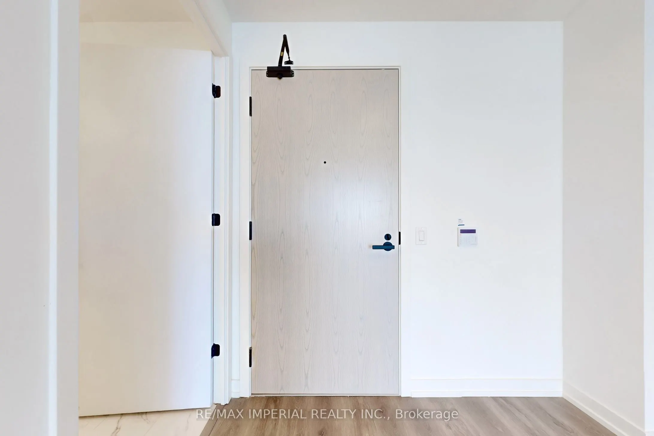 28 Interchange Way, #1211
