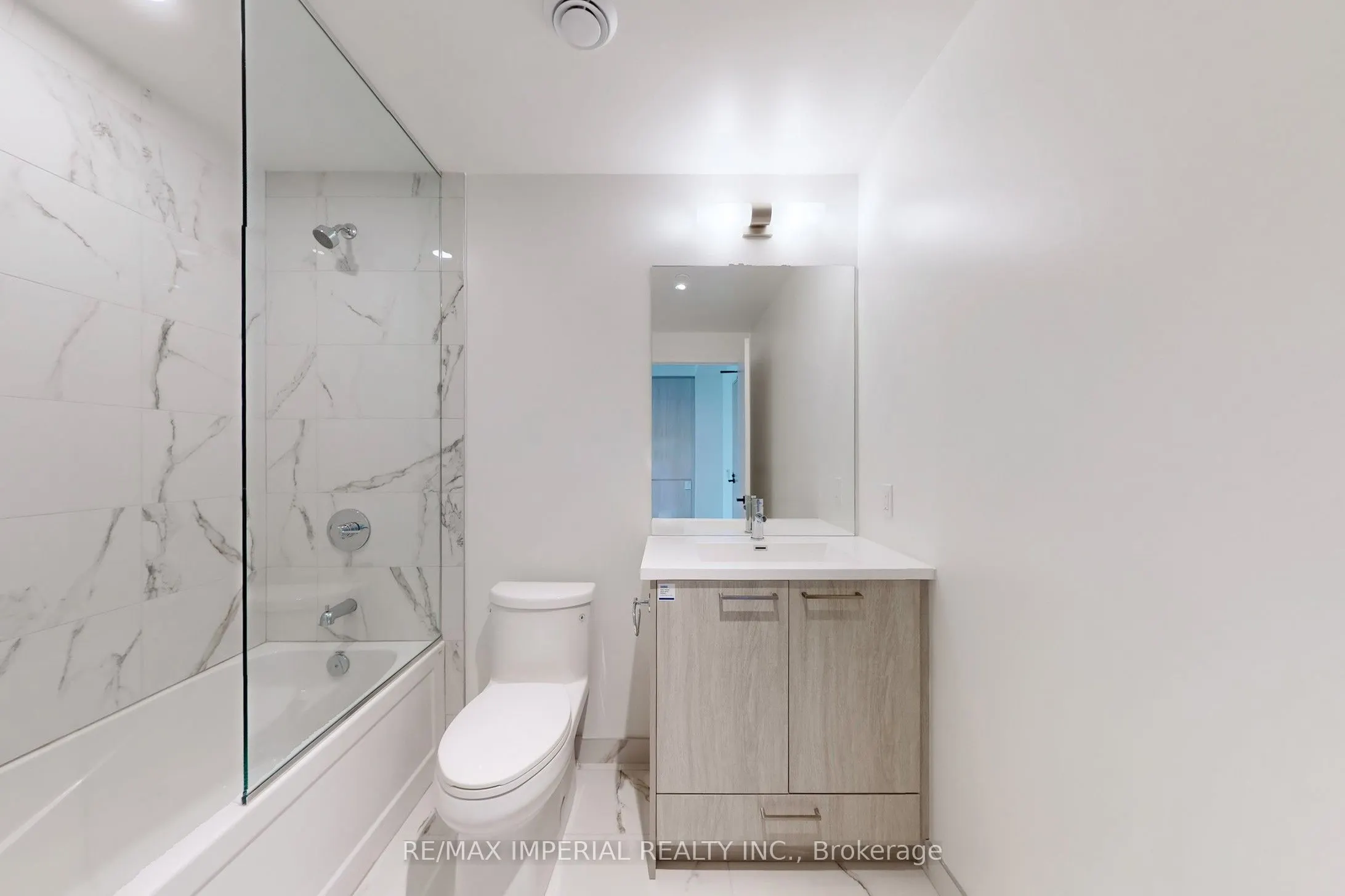 28 Interchange Way, #1211