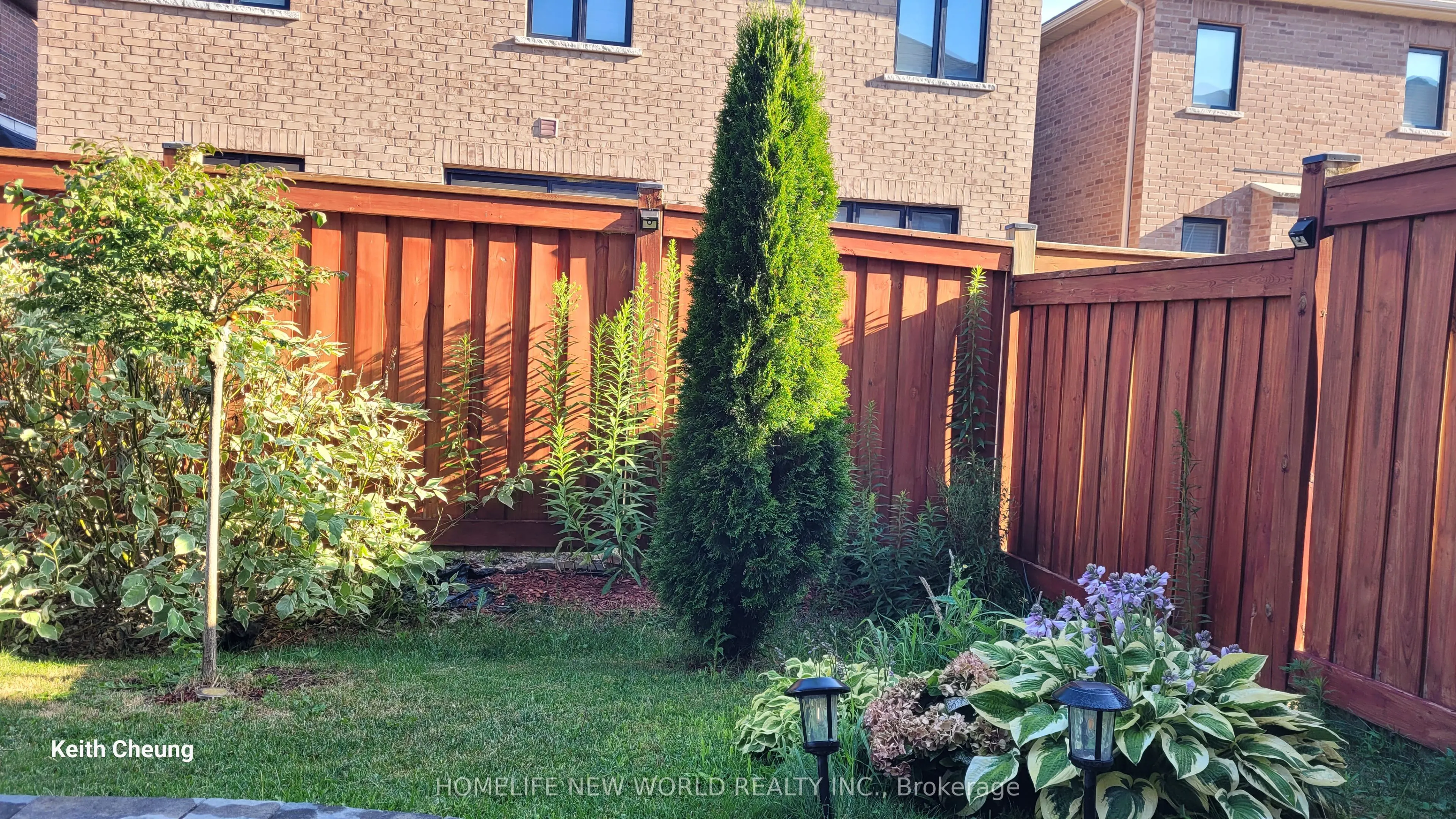 143 Mondial Crescent