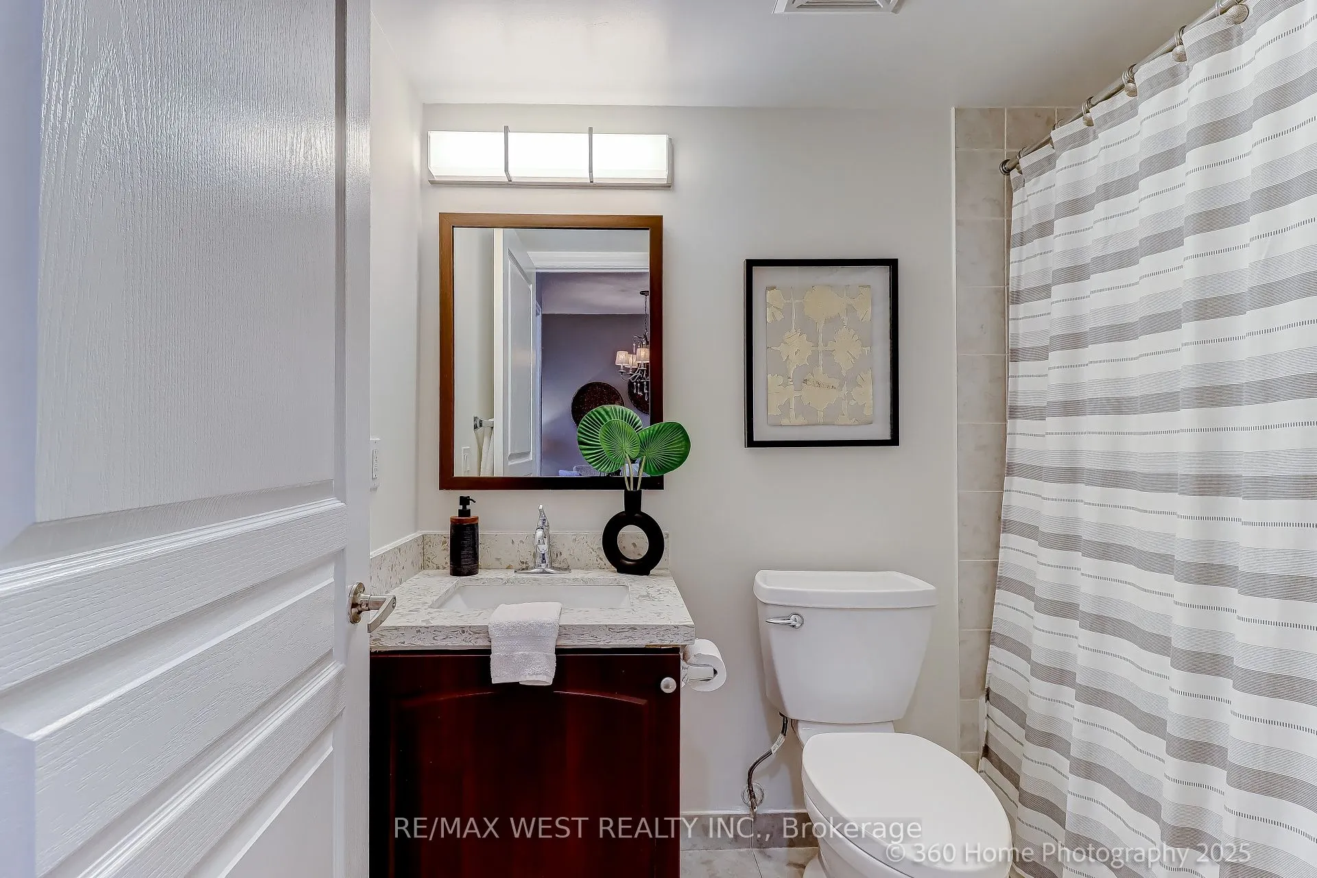 350 Red Maple Road, #802