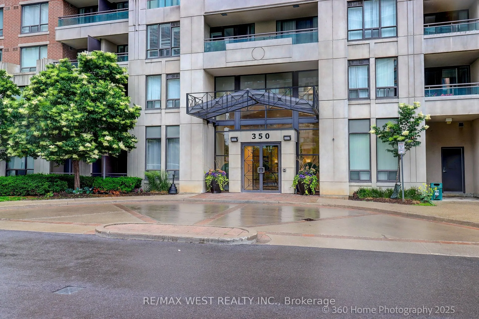 350 Red Maple Road, #802