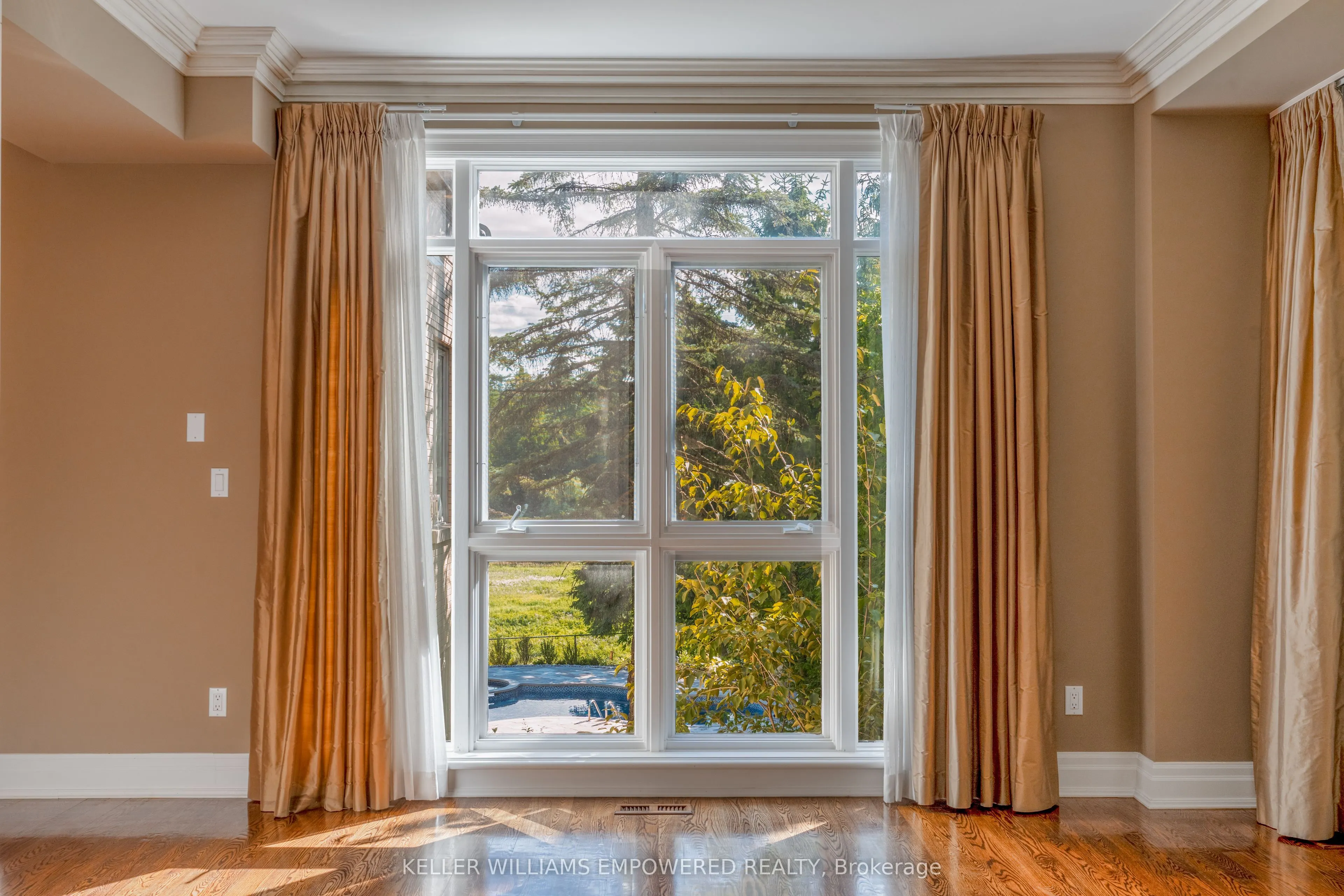 90 Humberview Drive