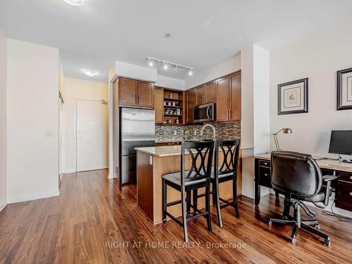 65 Oneida Crescent #1010