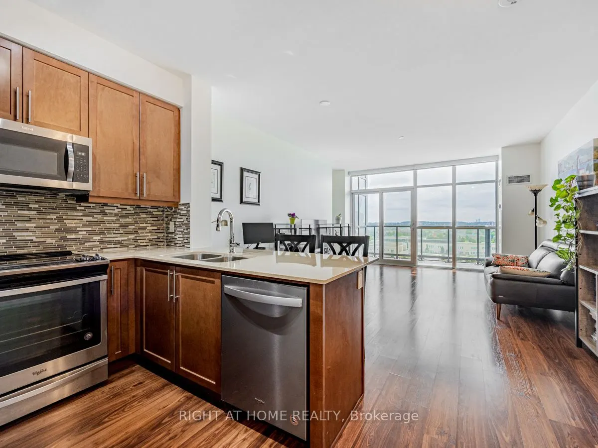 65 Oneida Crescent #1010