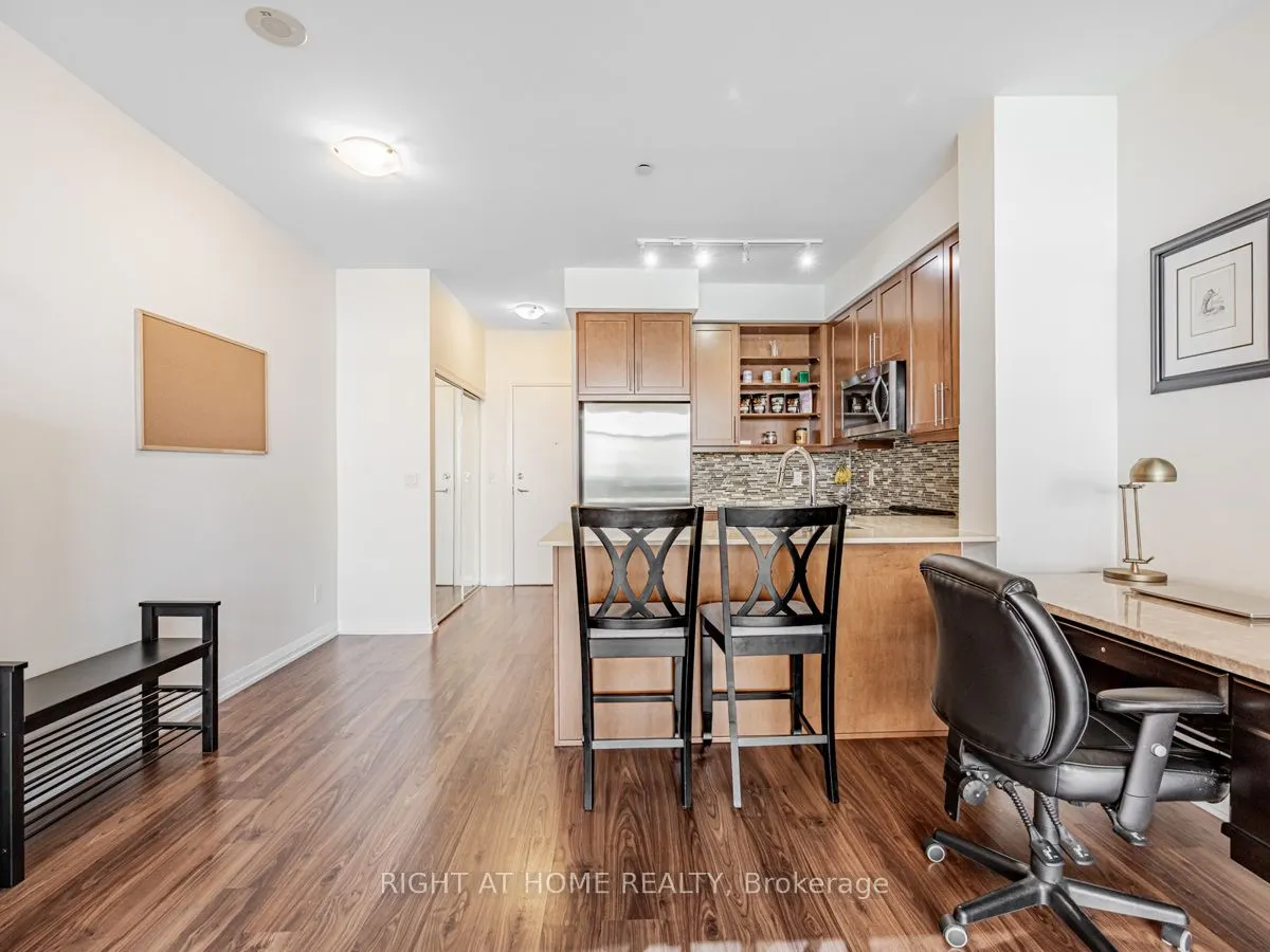65 Oneida Crescent #1010