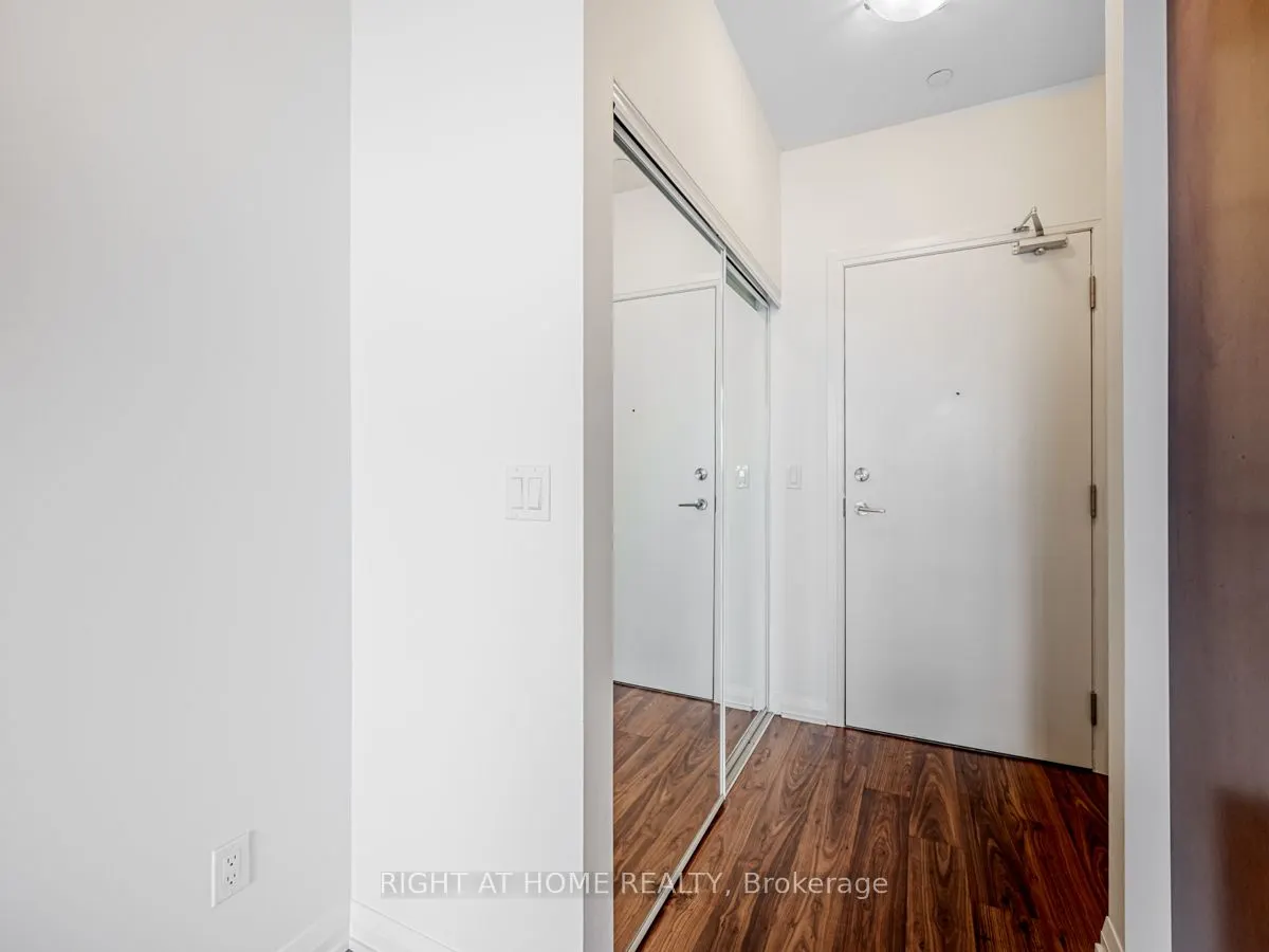 65 Oneida Crescent #1010