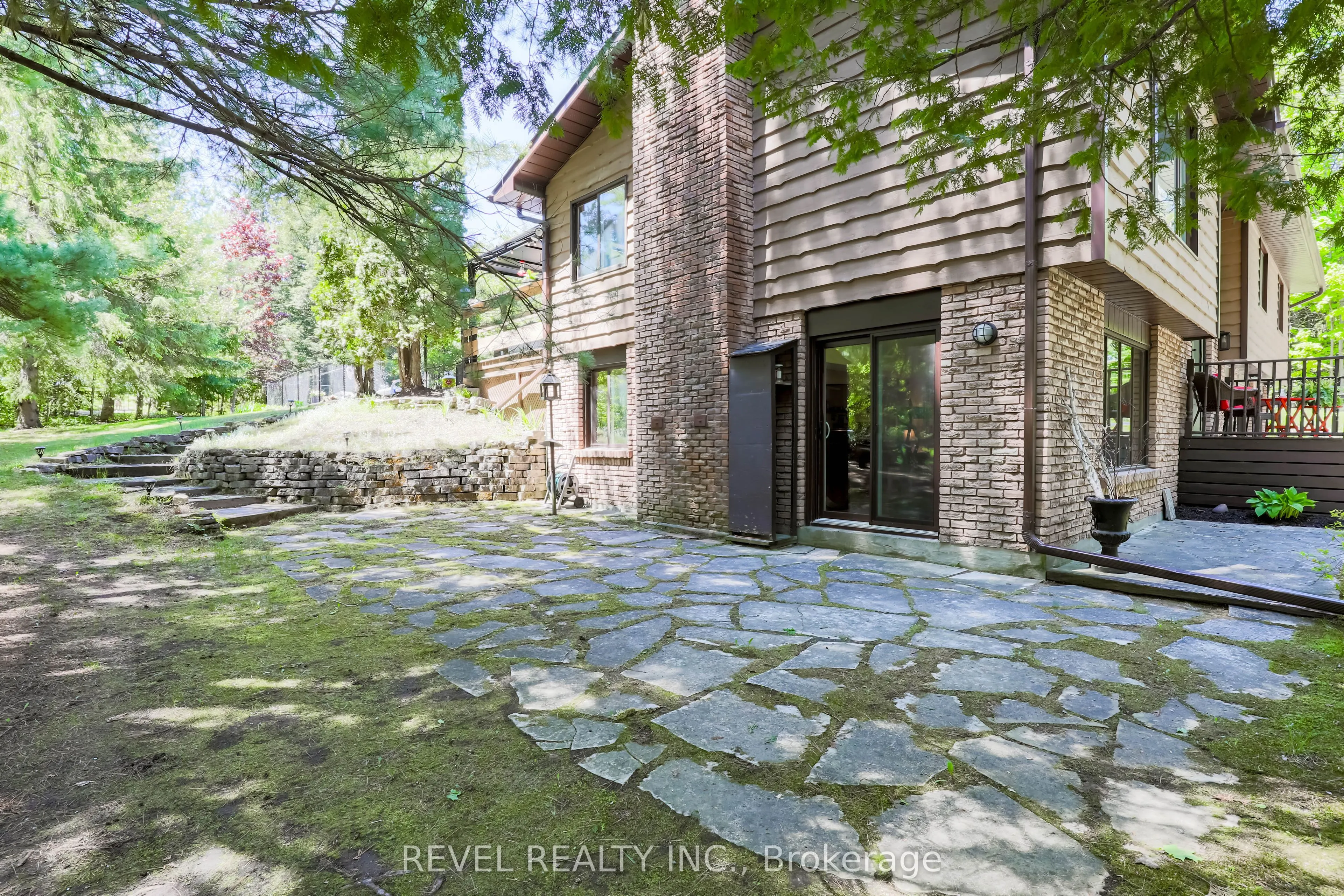 20 The Pines Lane