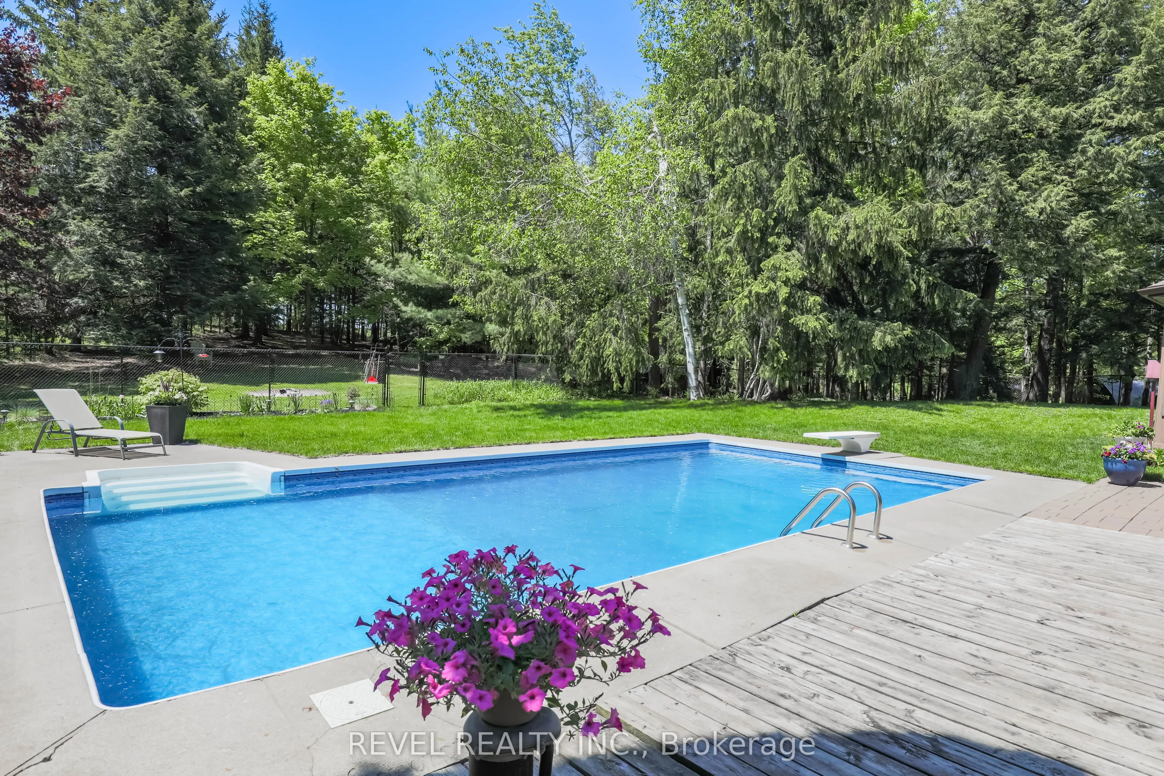 20 The Pines Lane