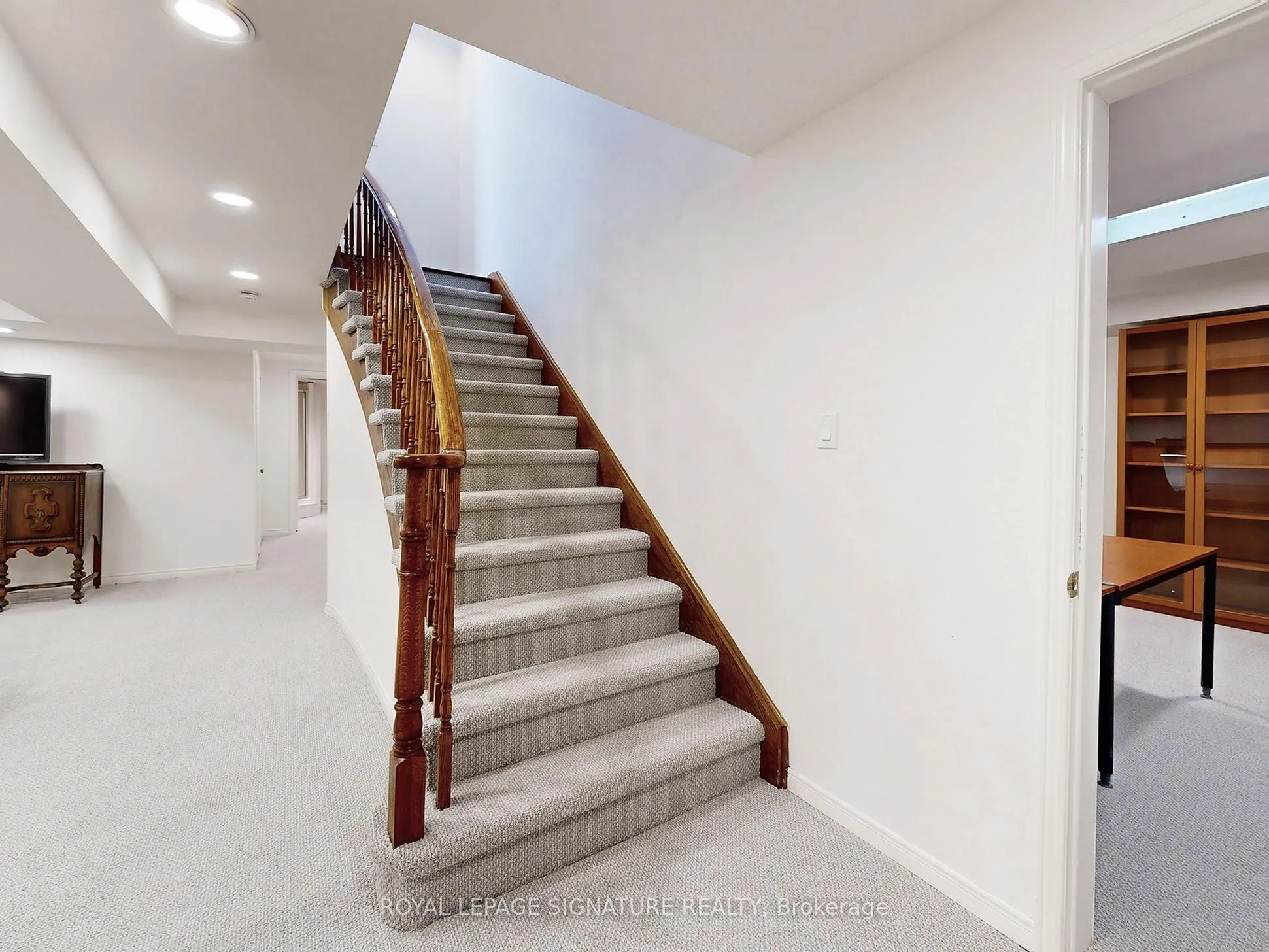 48 Millcroft Way