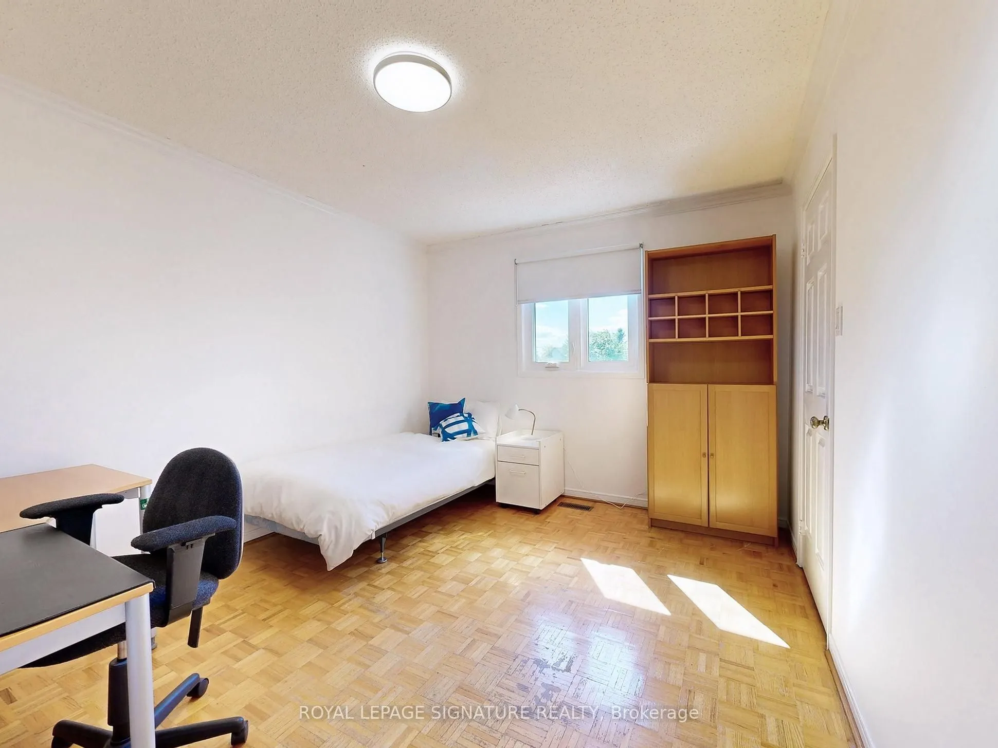 48 Millcroft Way