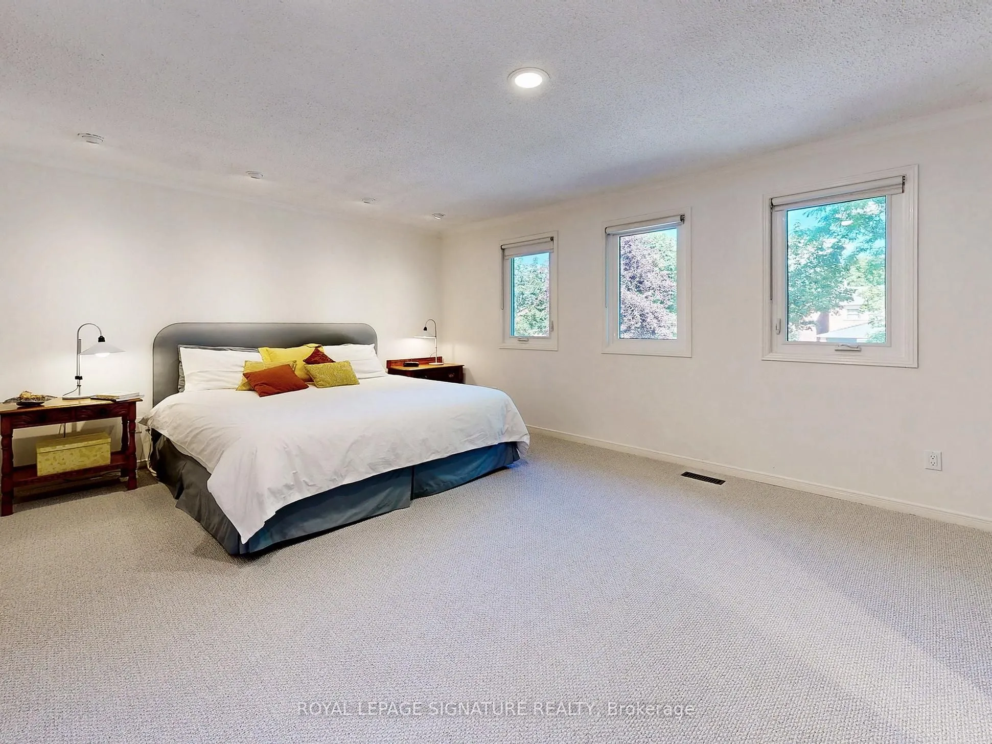 48 Millcroft Way