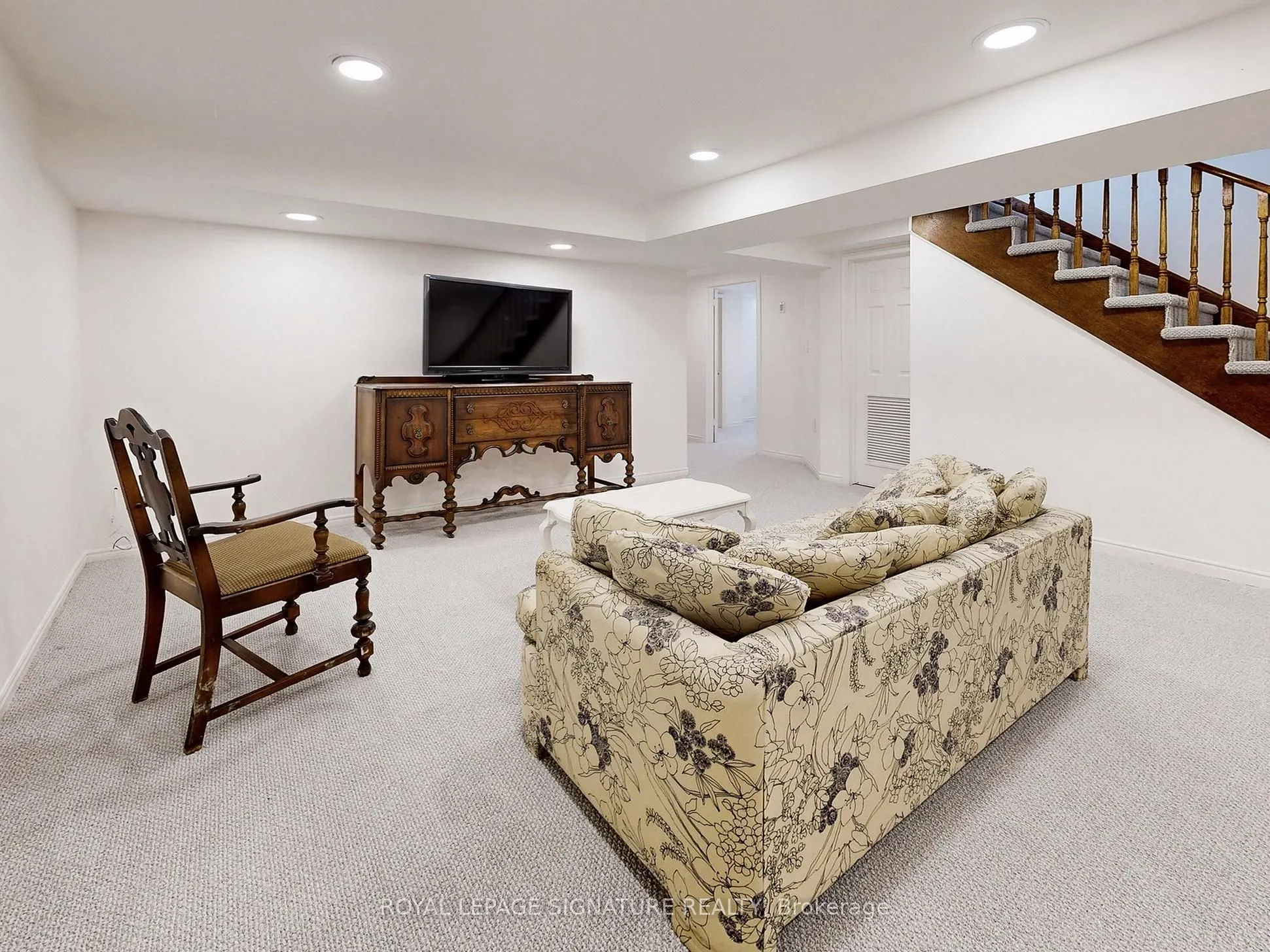 48 Millcroft Way