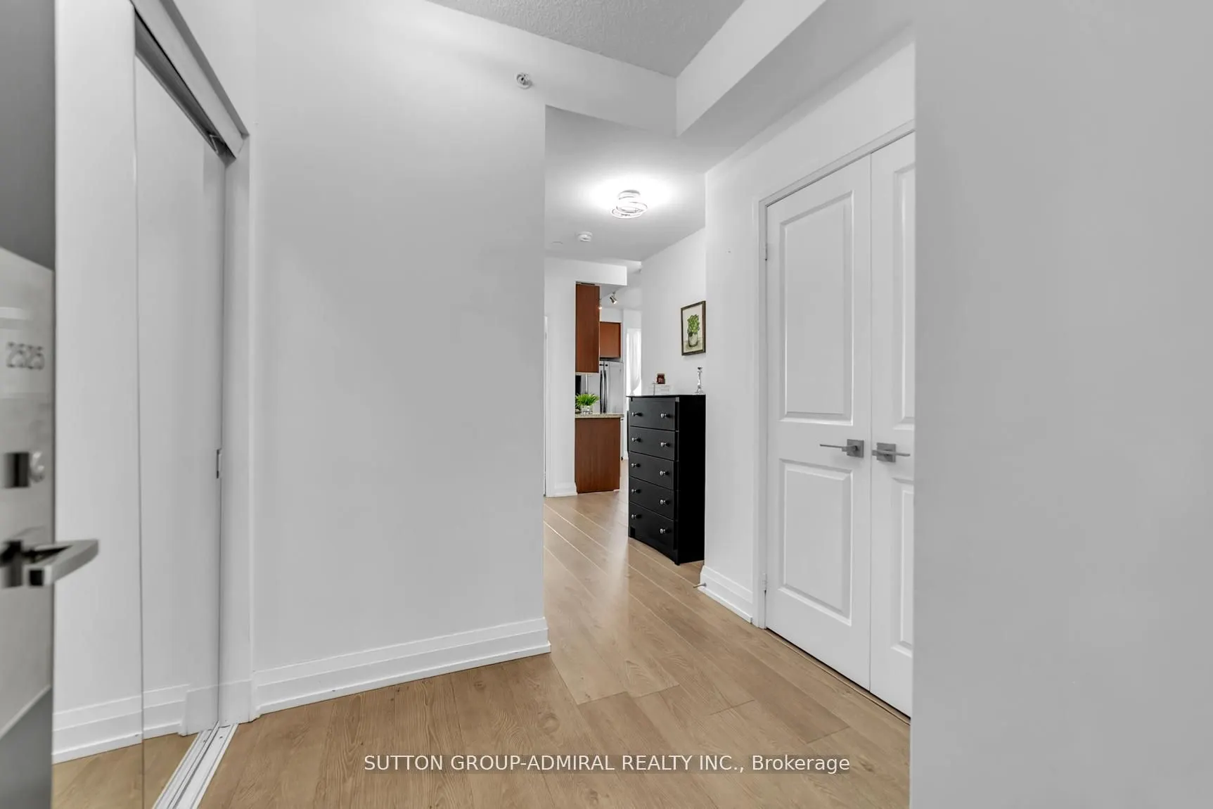 7161 Yonge Street, #2525