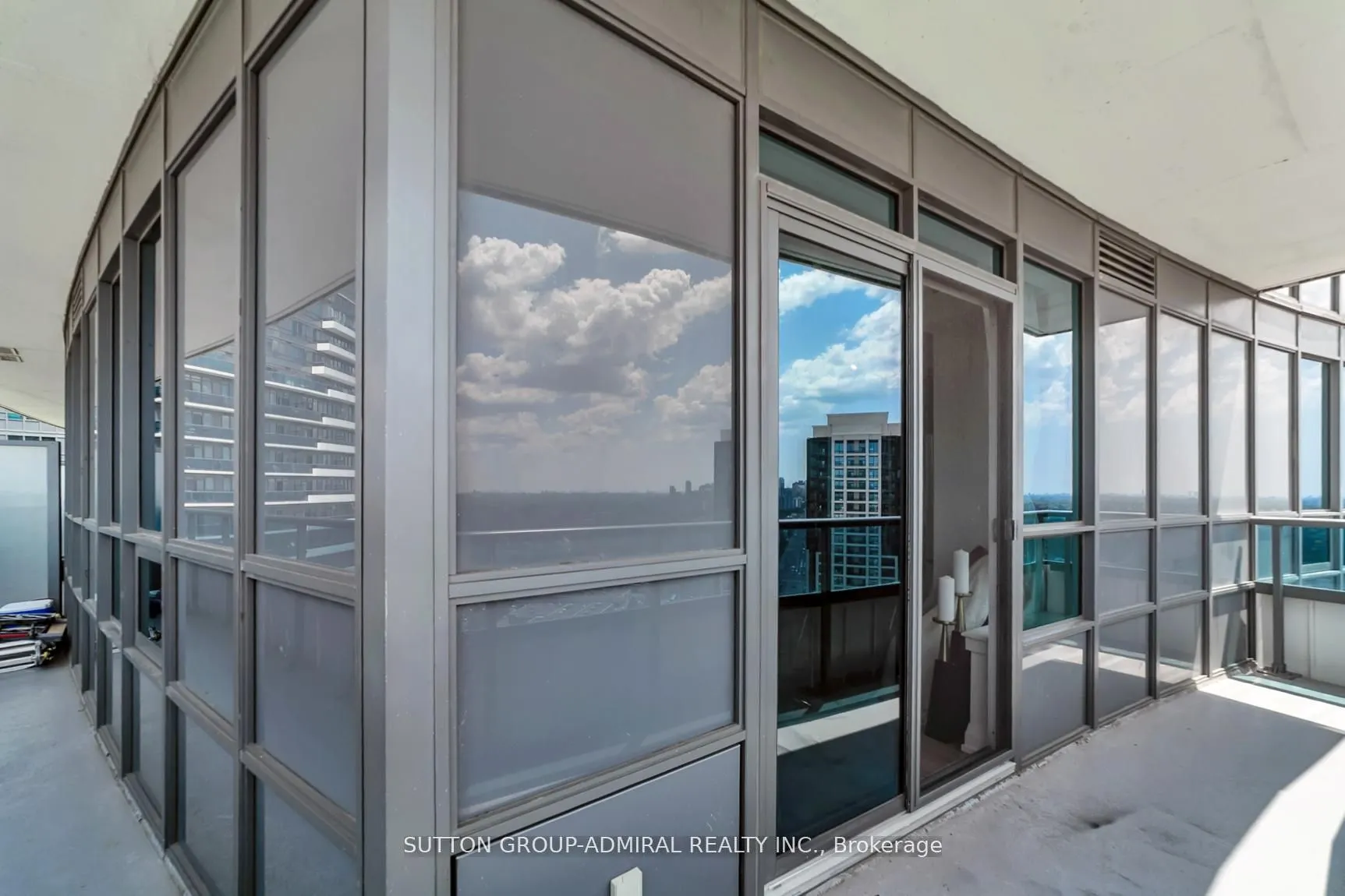 7161 Yonge Street, #2525