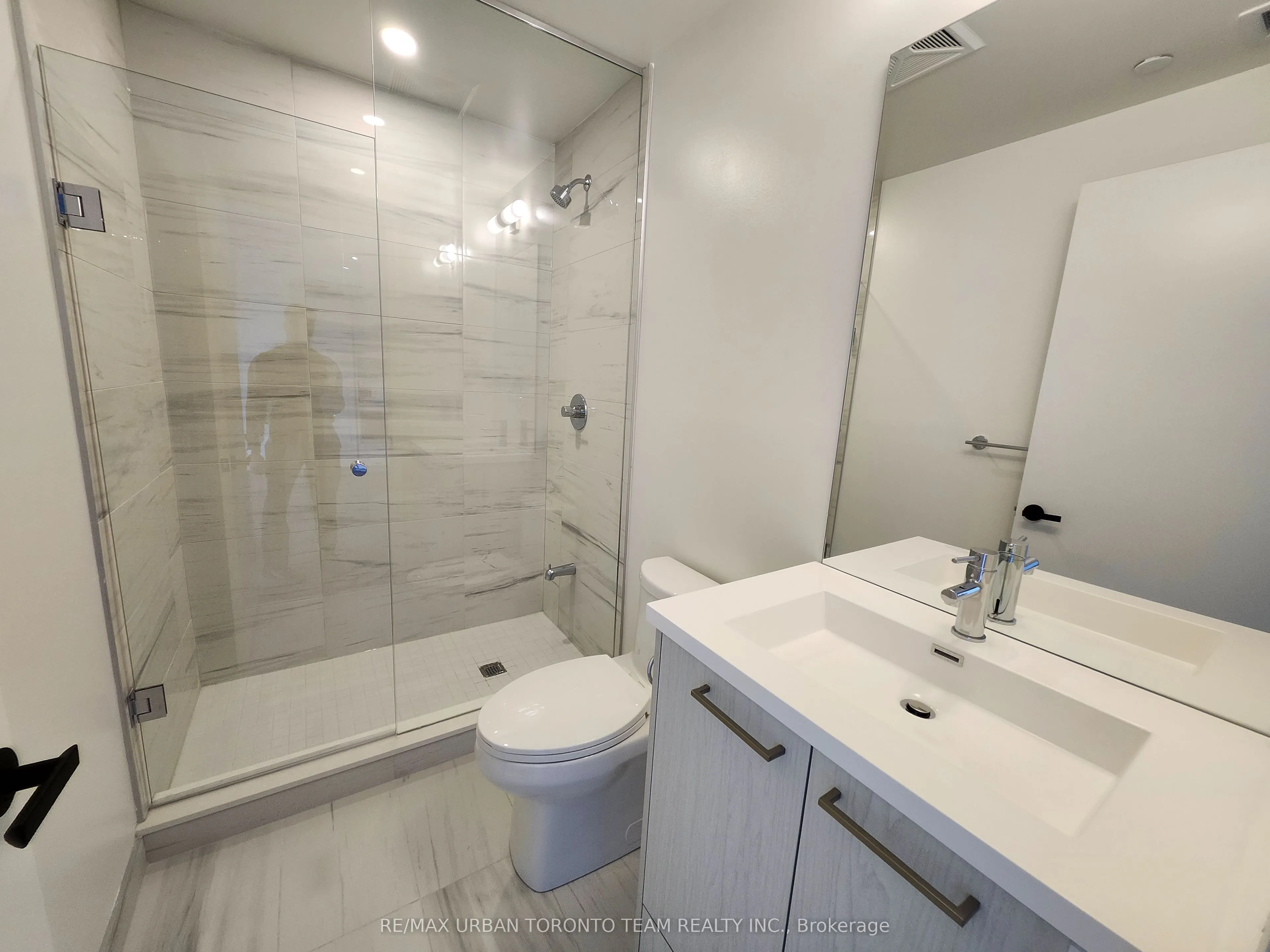 28 Interchange Way, #2303