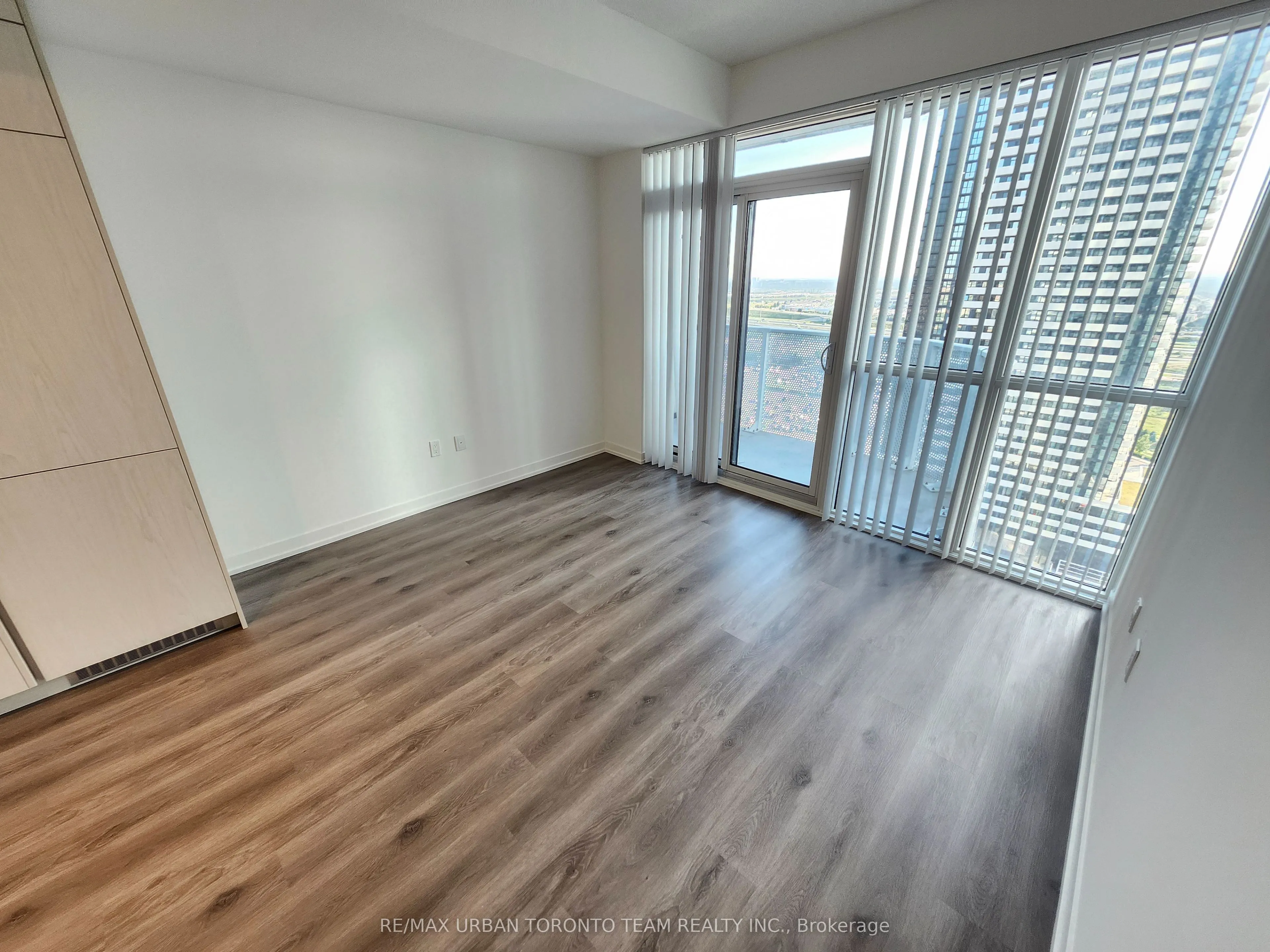 28 Interchange Way, #2303
