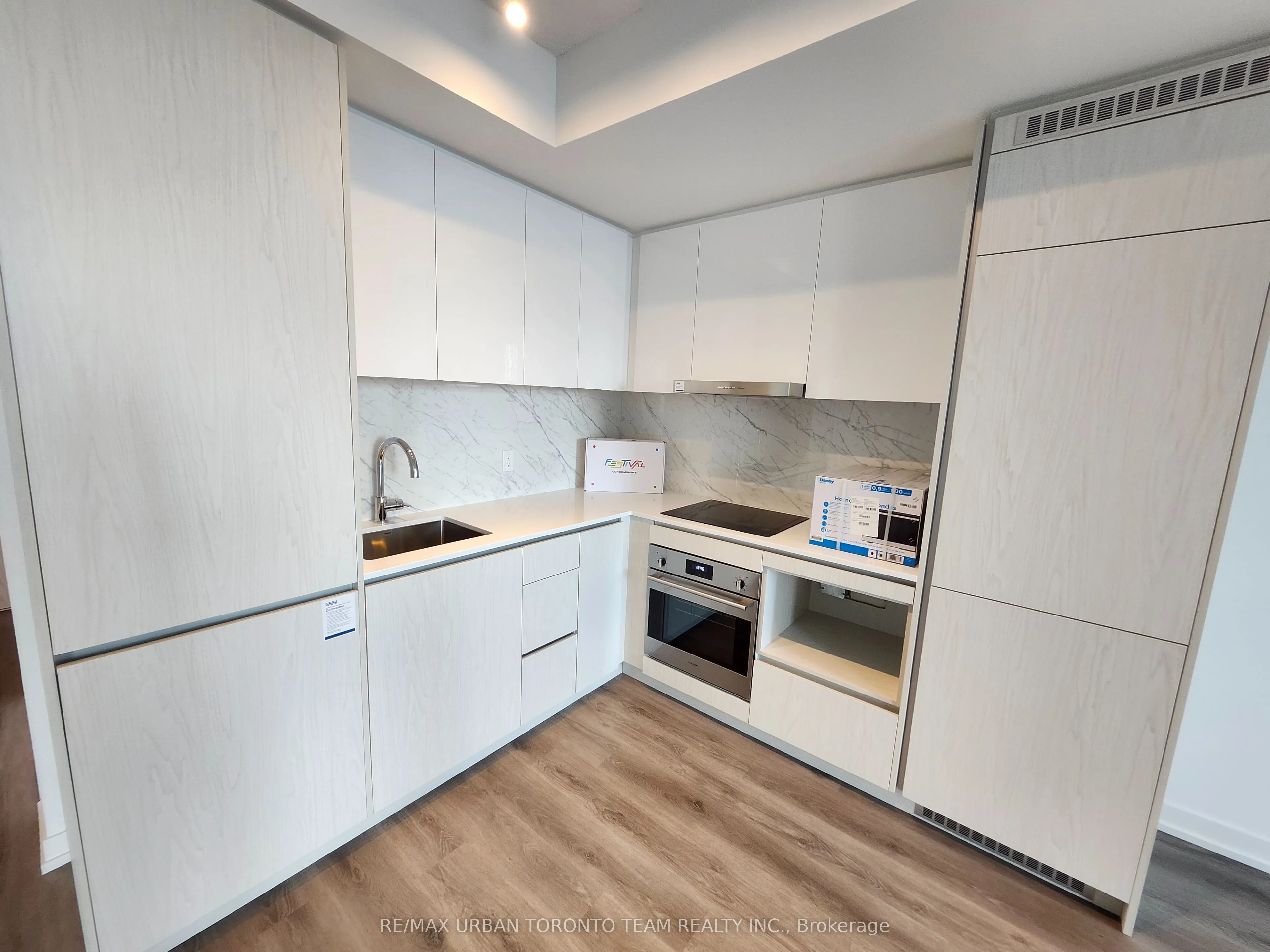 28 Interchange Way, #2303