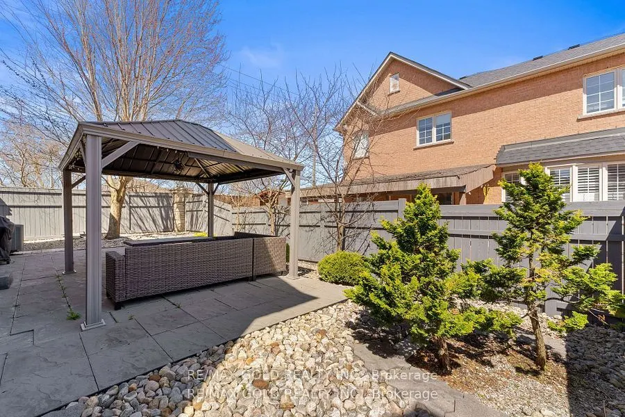 23 Glade Drive