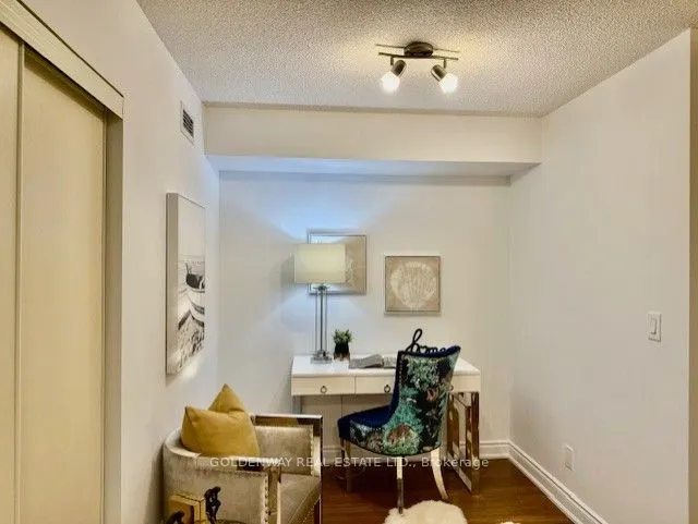 233 South Park Road, #501