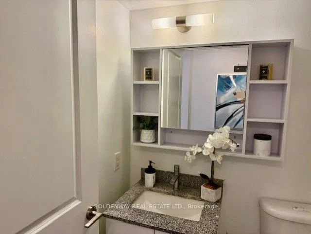 233 South Park Road, #501