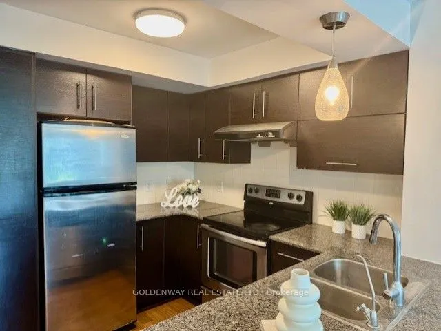 233 South Park Road, #501